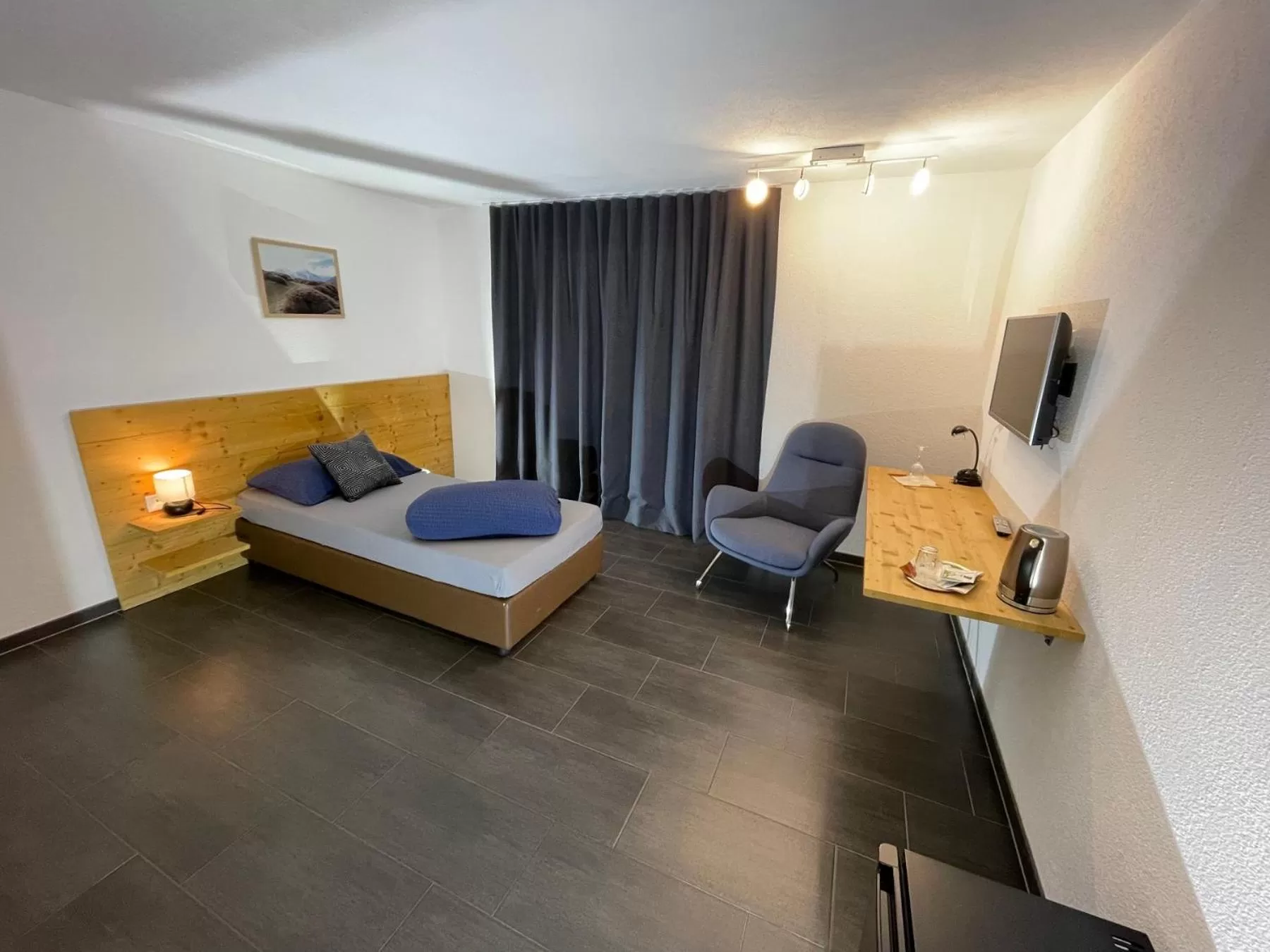 Staff, Bed in Catrina Hotel