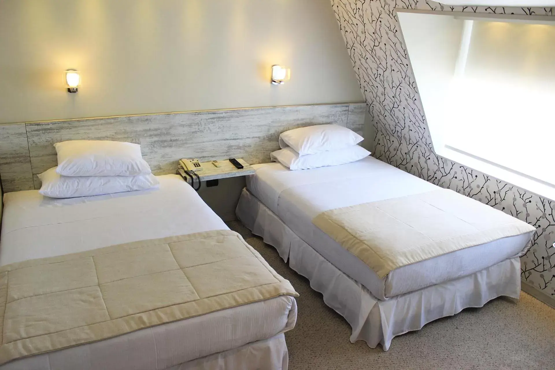 Superior Triple Room in Hotel Las Terrazas Business Superior Triple Room in Hotel Las Terrazas Business