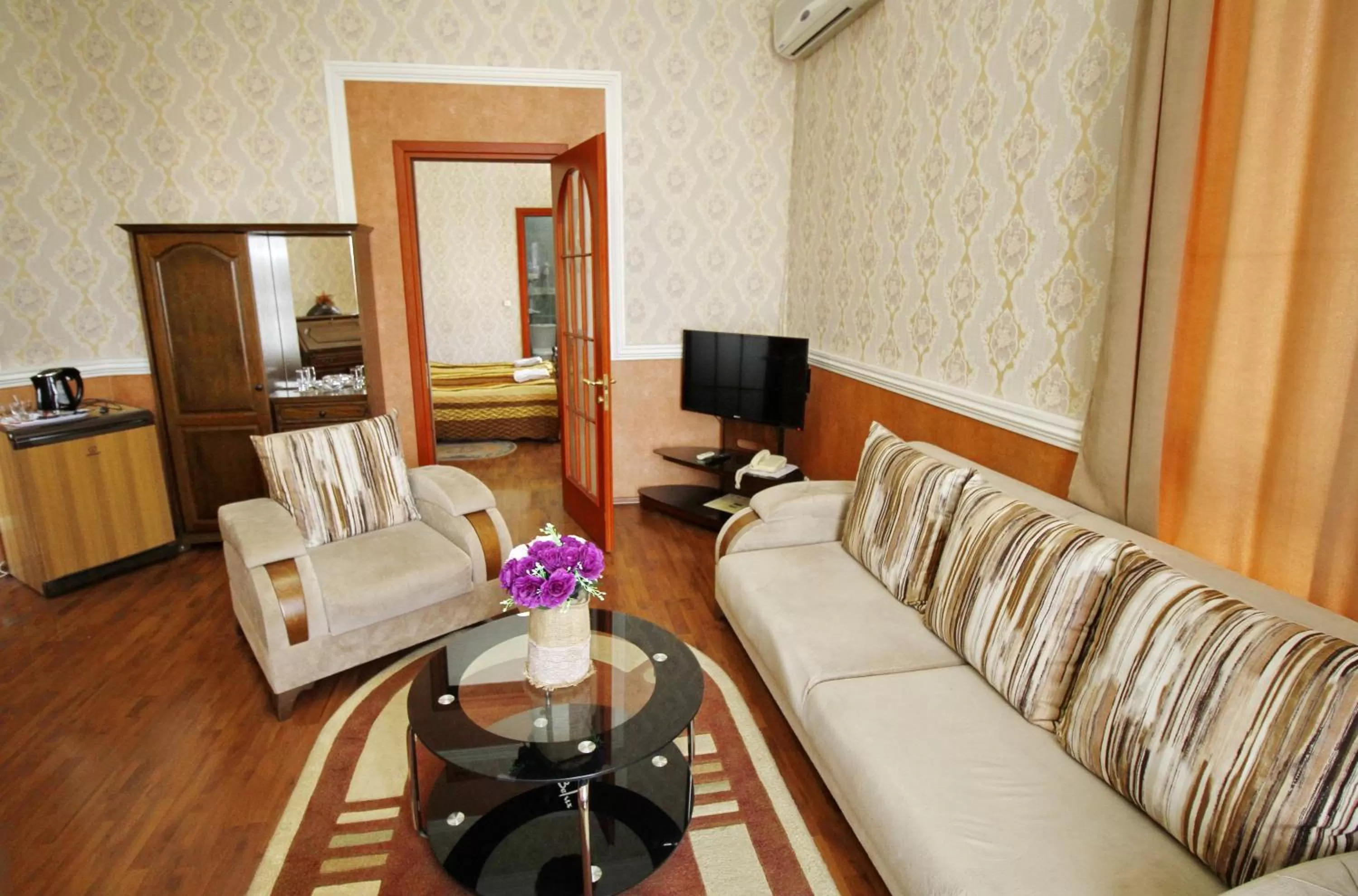 Living room in Irmeni Hotel