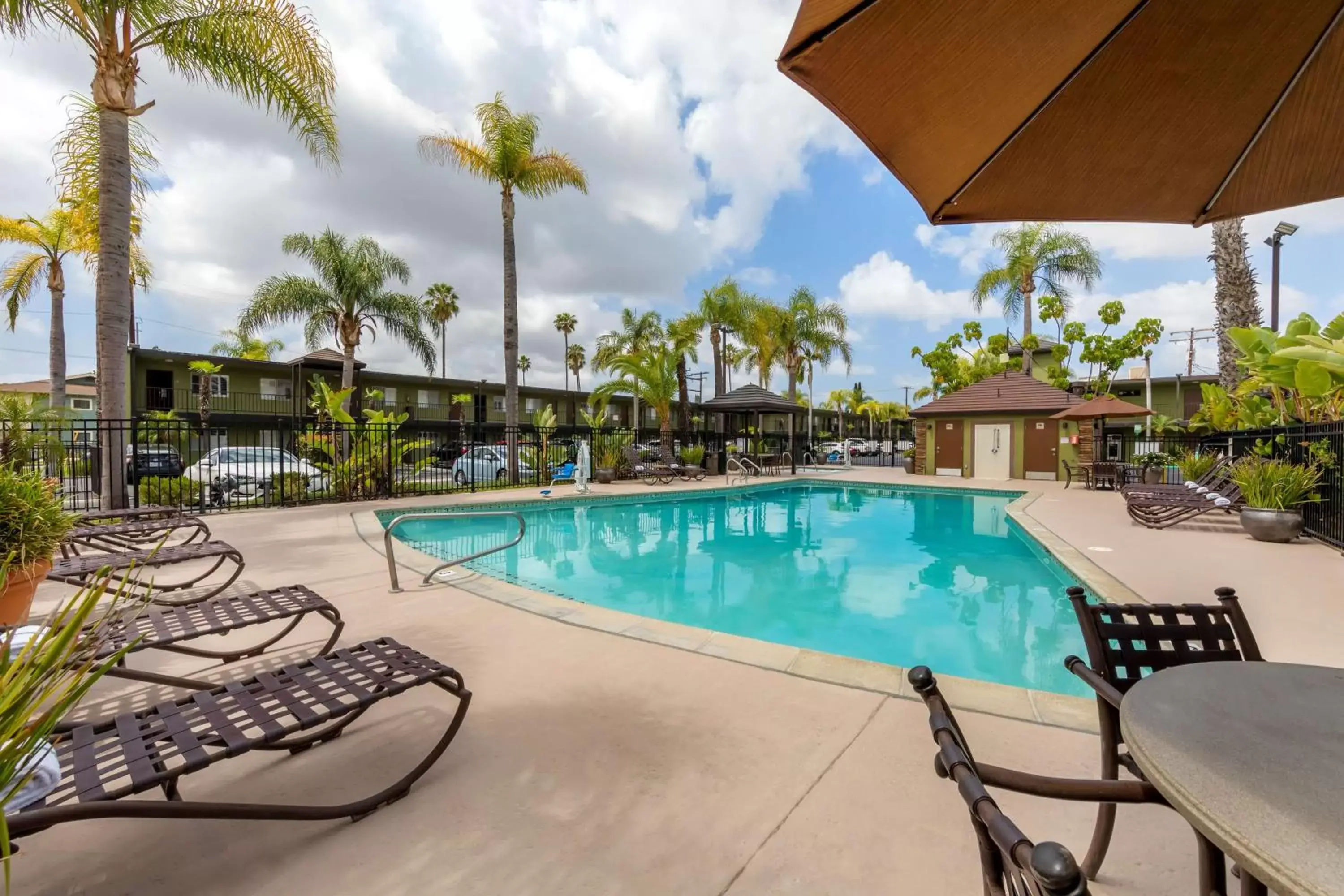 Pool view, Swimming Pool in Best Western Plus Pavilions