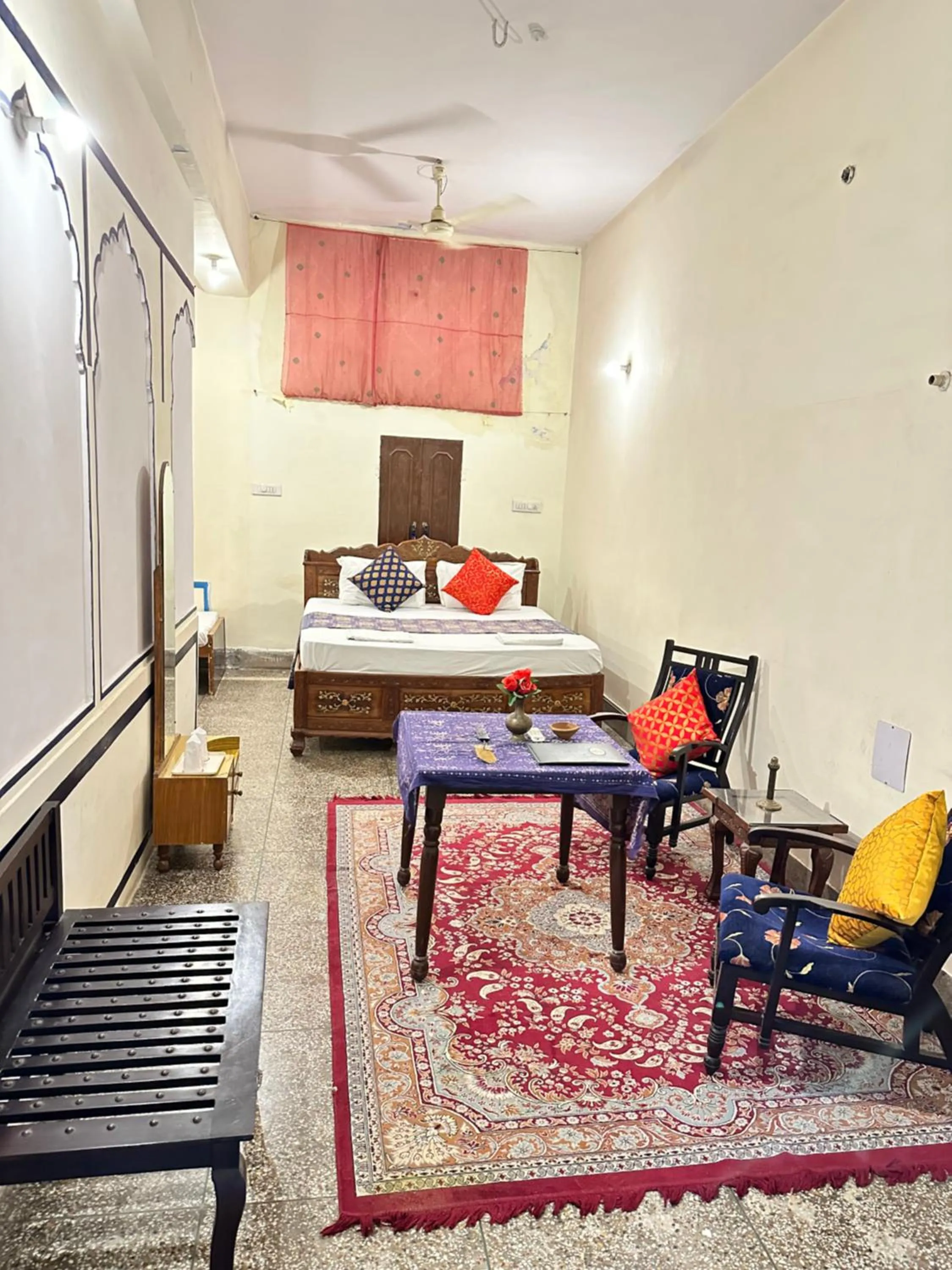 Bed in Rawla Mrignayani Palace