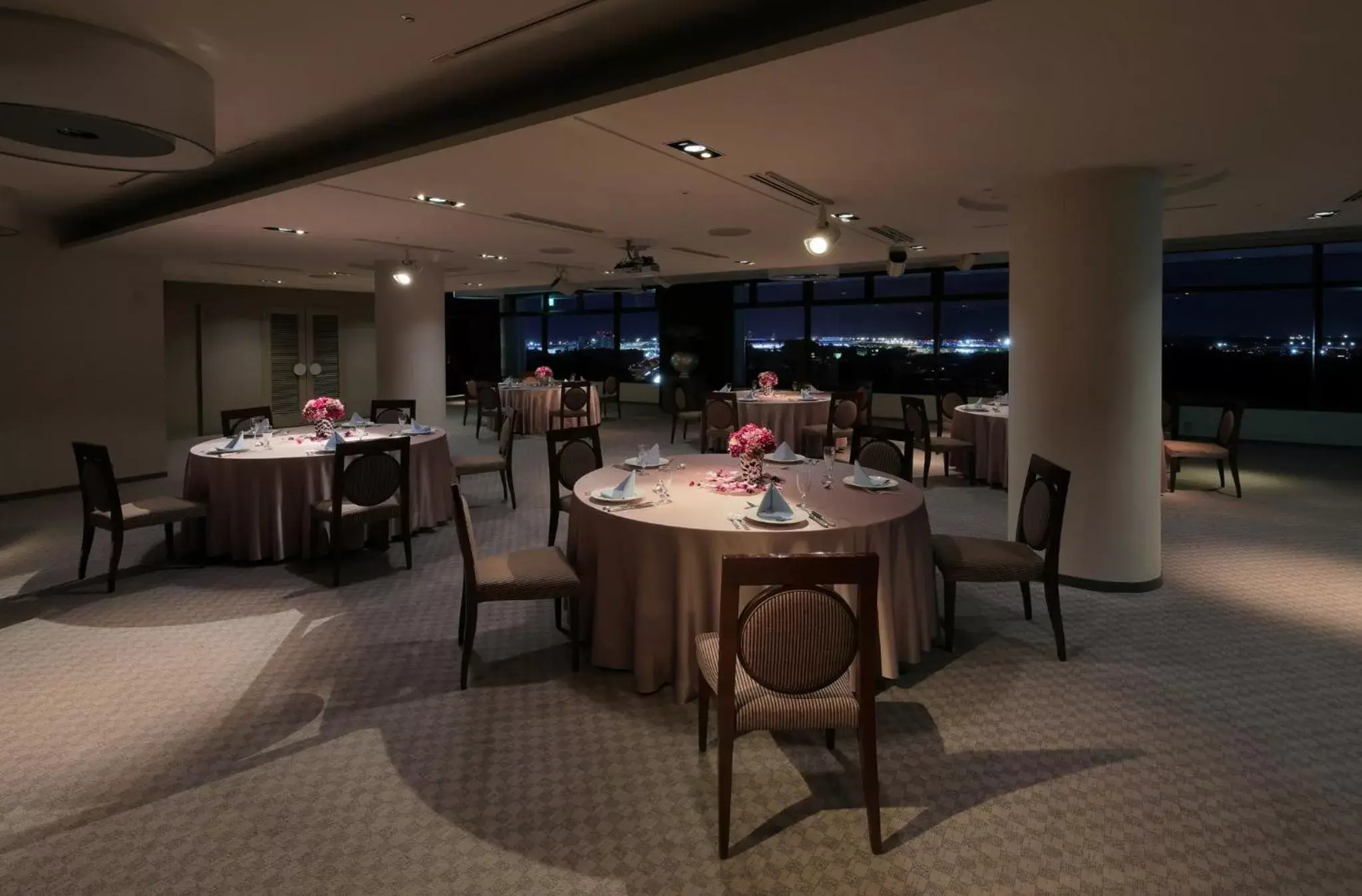 Meeting/conference room, Restaurant/Places to Eat in ANA Crowne Plaza Narita, an IHG Hotel