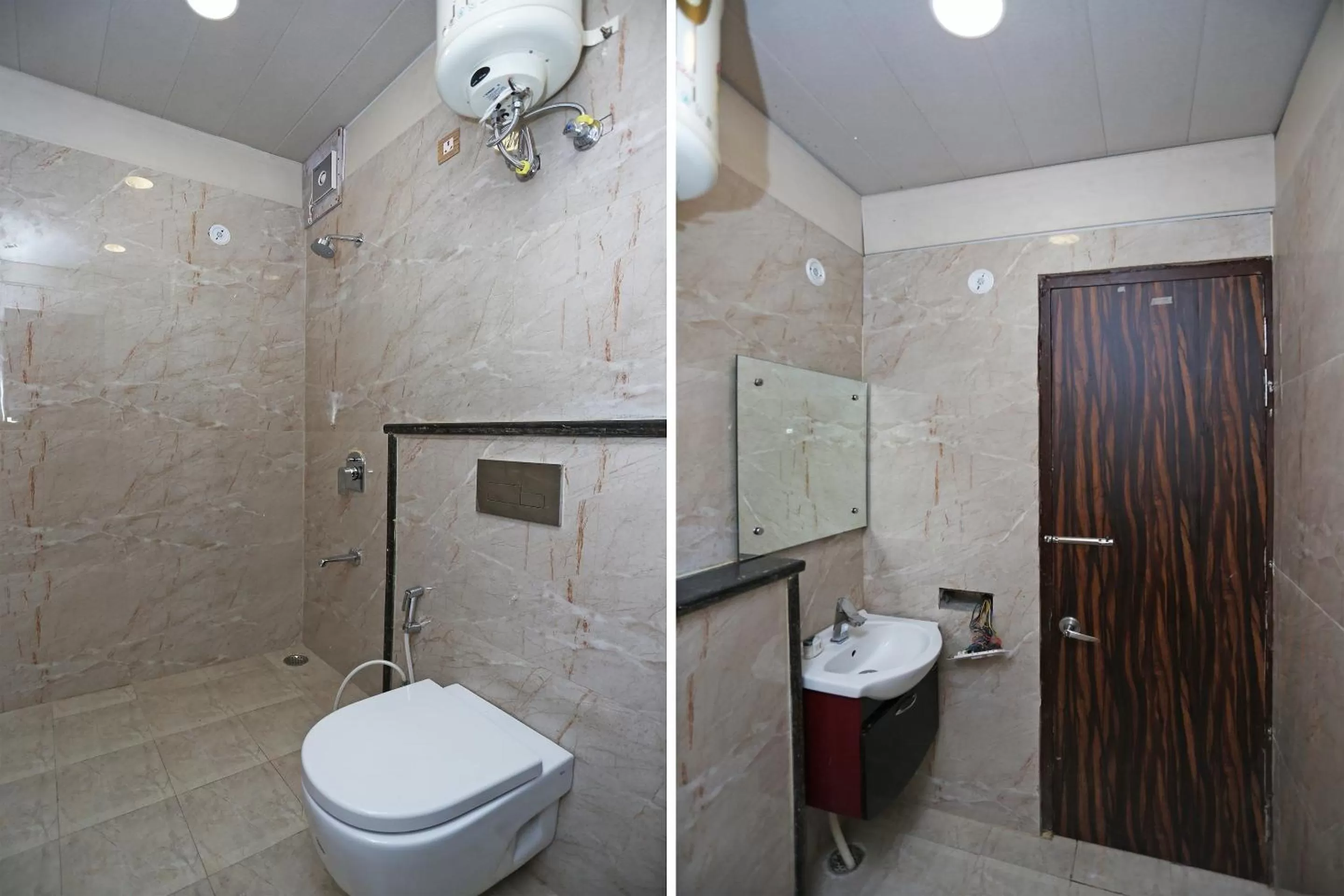 Bathroom in Super OYO Capital O Hotel Rosewood Inn