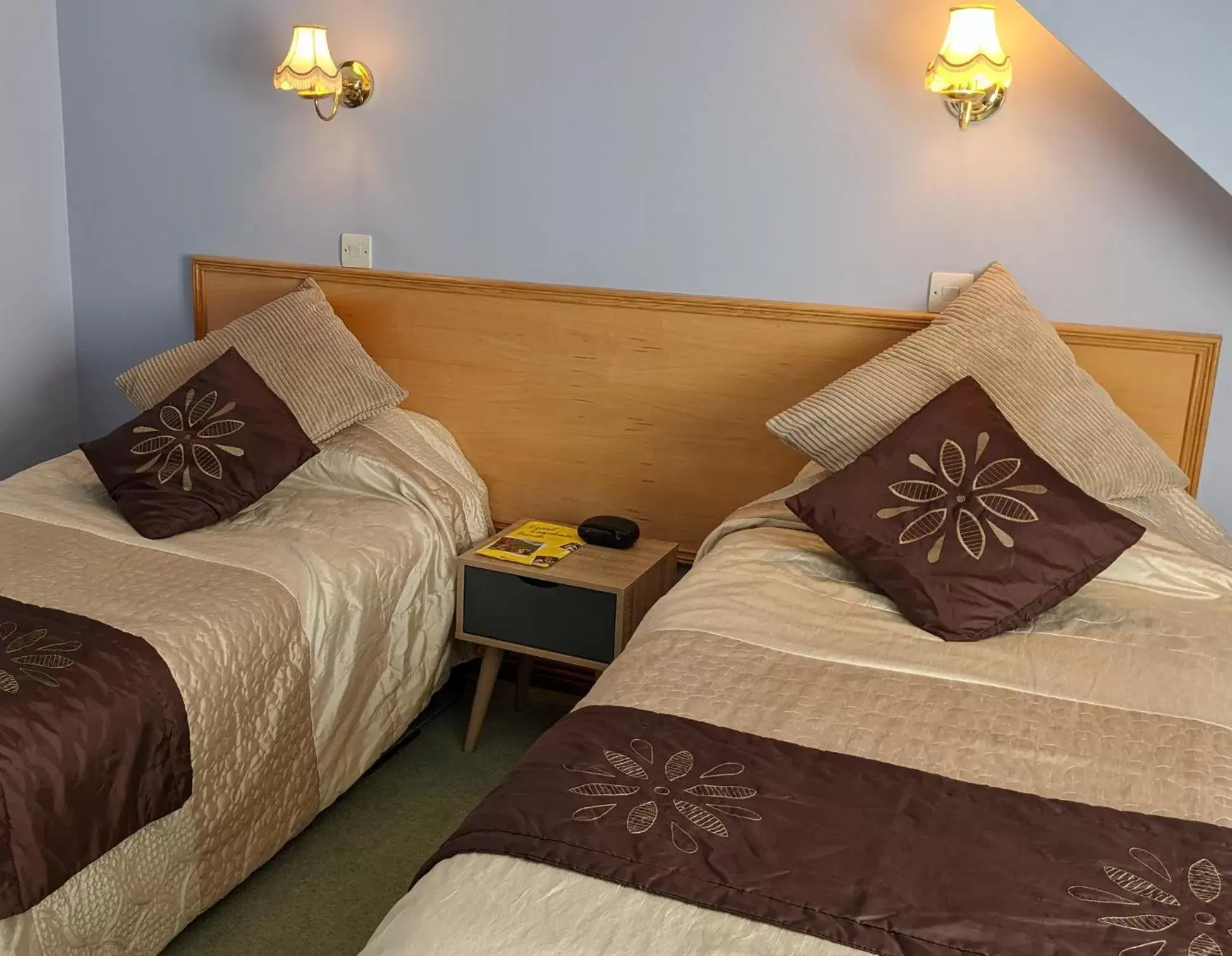 Bed in Leys Hotel