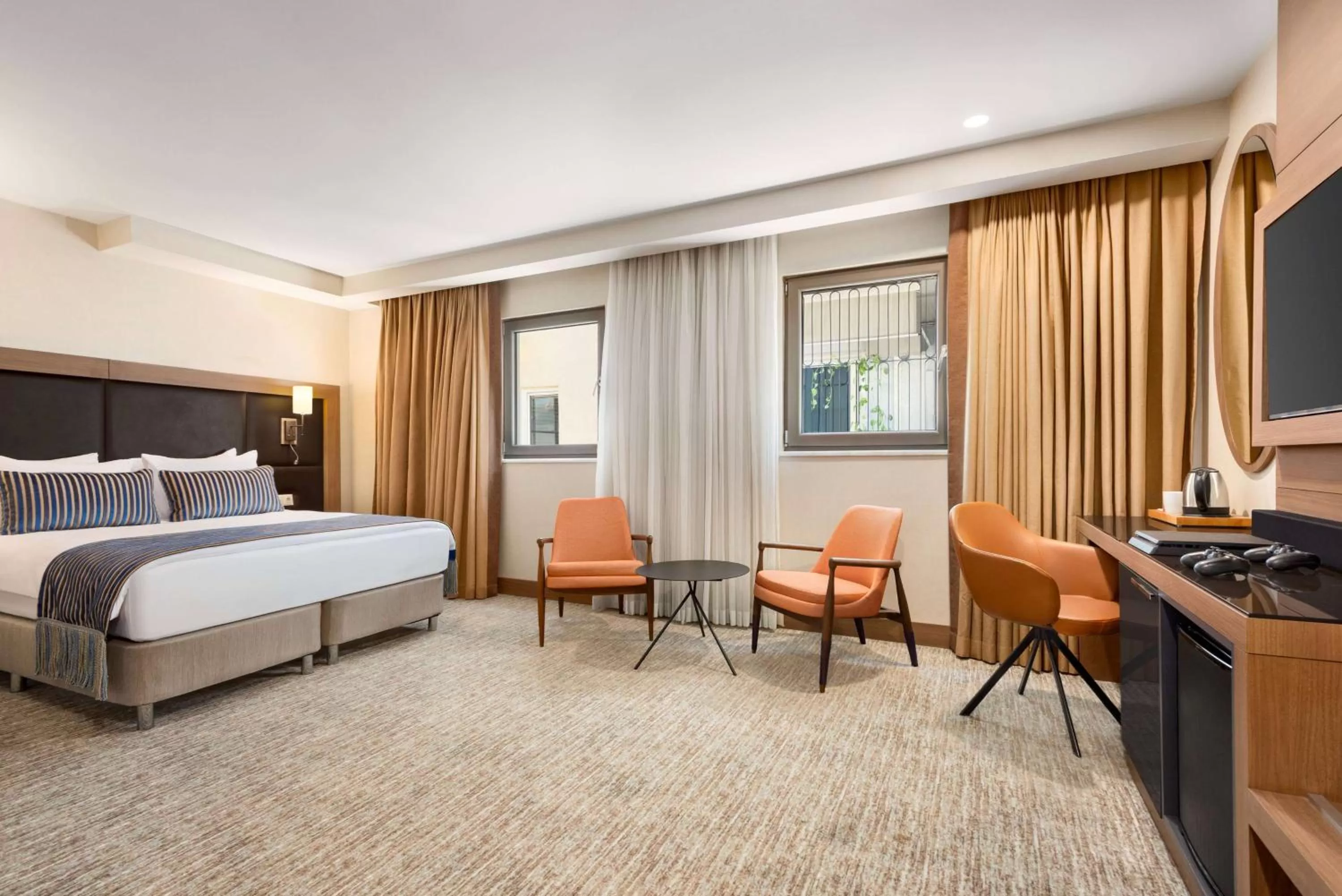 Photo of the whole room, Bed in TRYP By Wyndham Istanbul Sisli Hotel