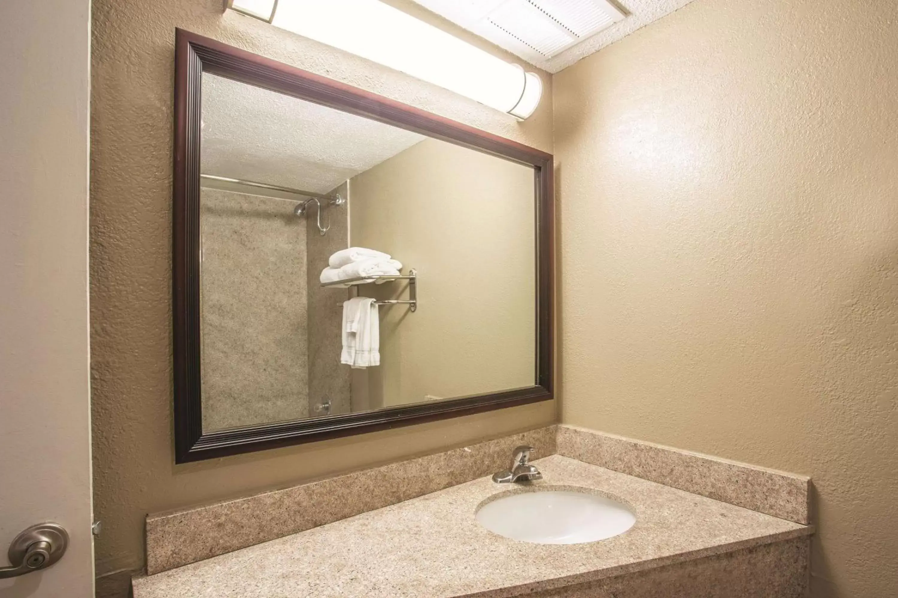 Photo of the whole room, Bathroom in La Quinta by Wyndham Indianapolis South