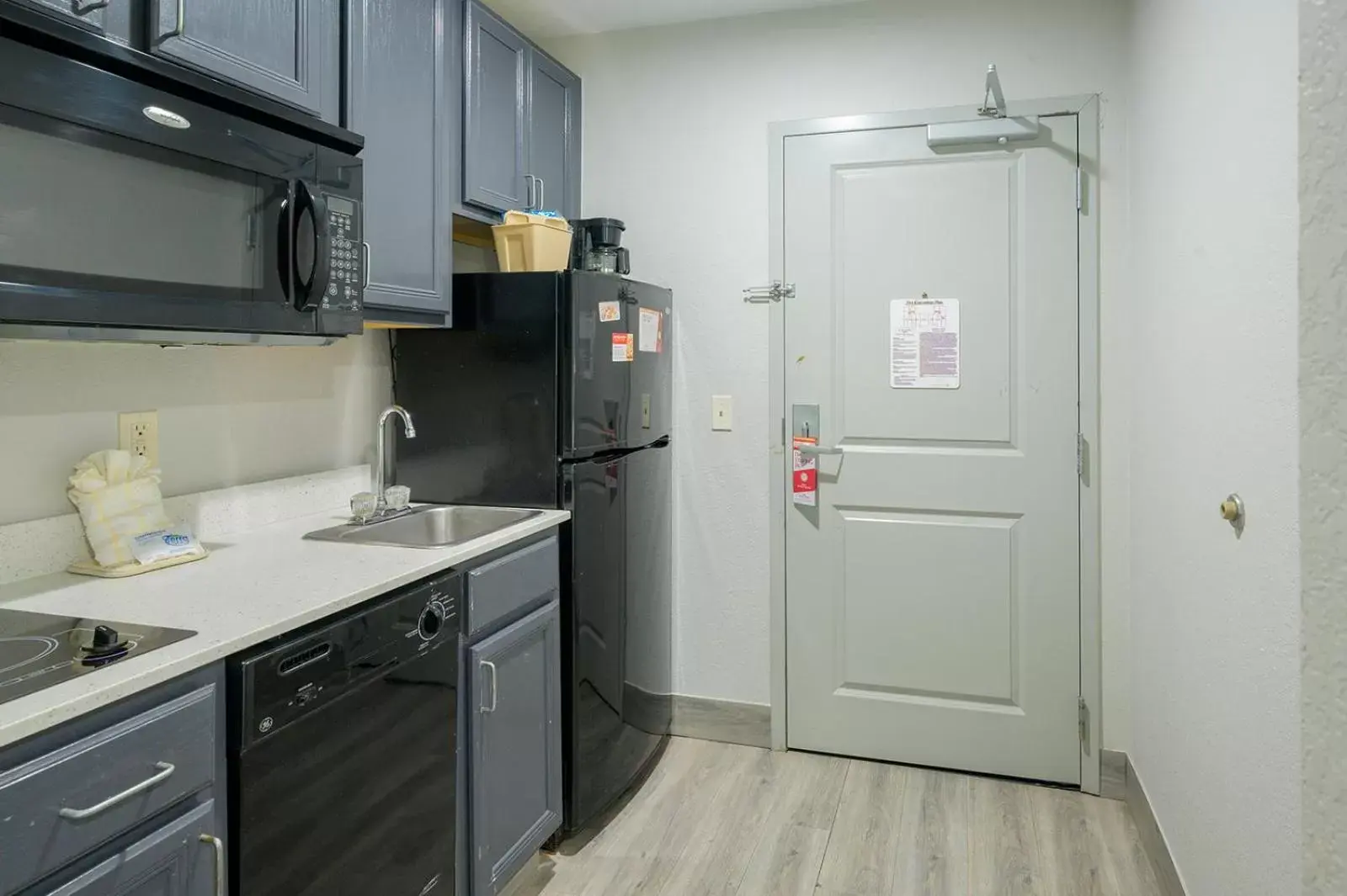 Kitchen or kitchenette, Kitchen/Kitchenette in Hawthorn Suites by Wyndham Panama City Beach FL