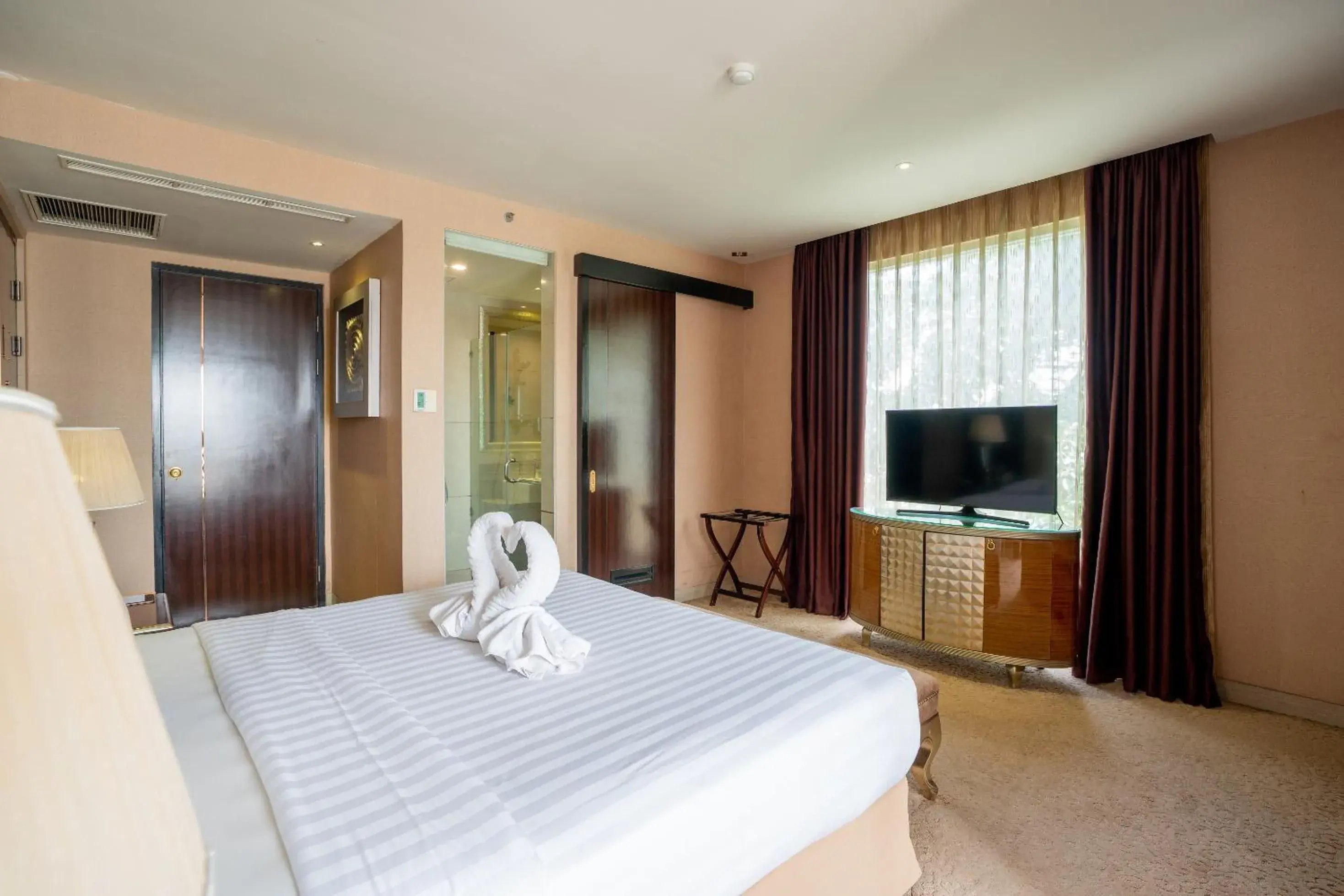 Bedroom, Bed in Belviu Hotel Bandung