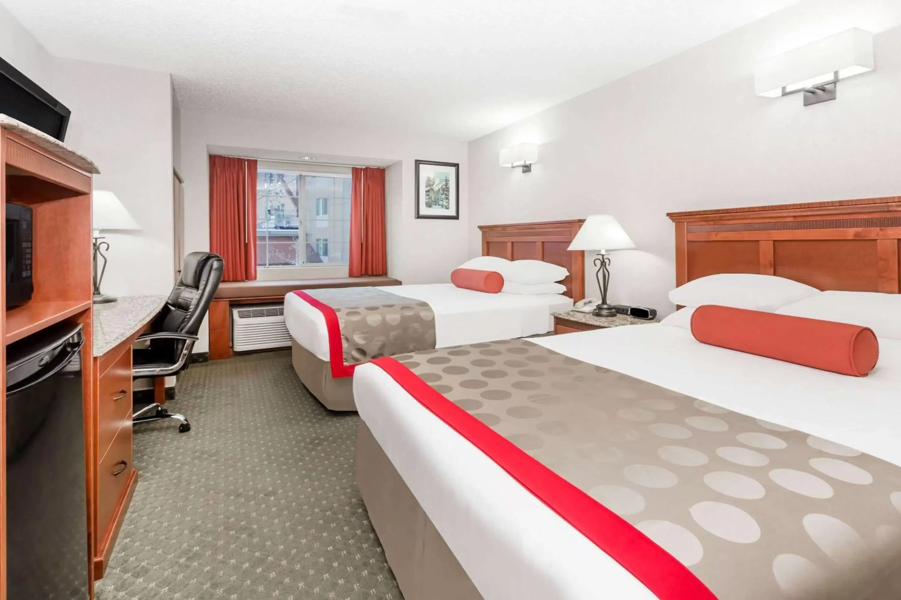 Photo of the whole room, Bed in Ramada by Wyndham Frisco