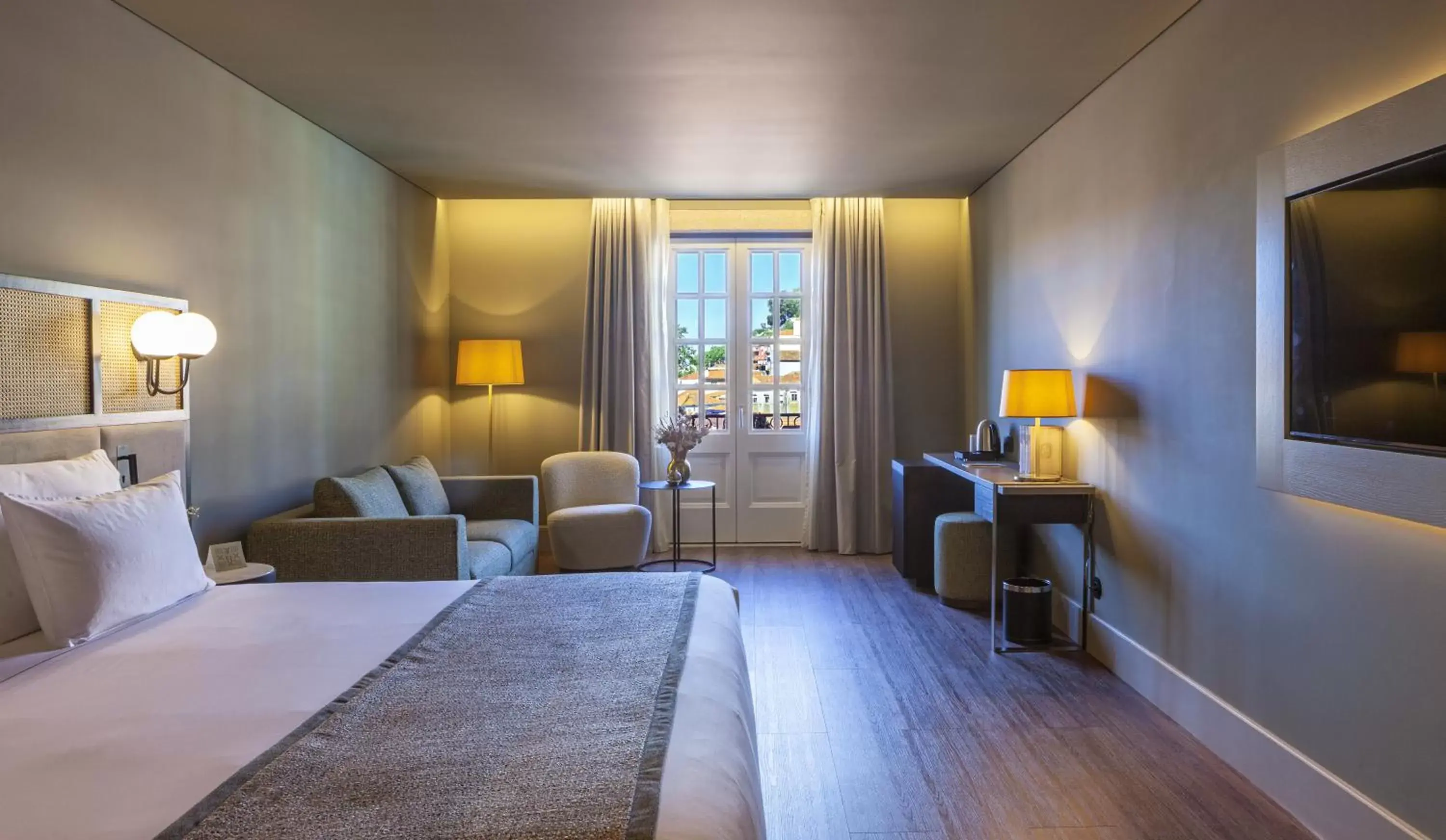 Bedroom, Seating Area in Hotel das Virtudes