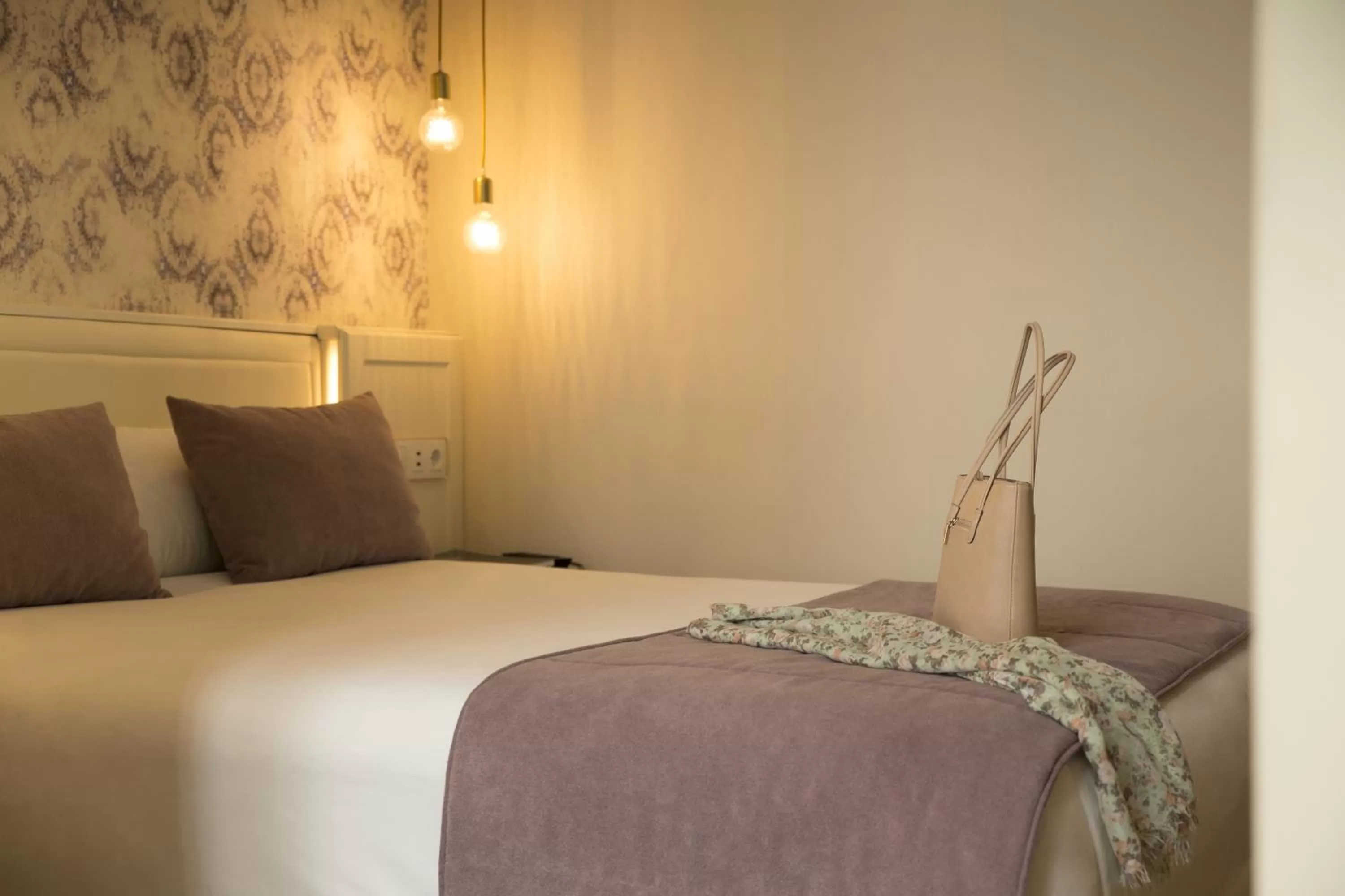 Bedroom, Bed in ICON Bcn