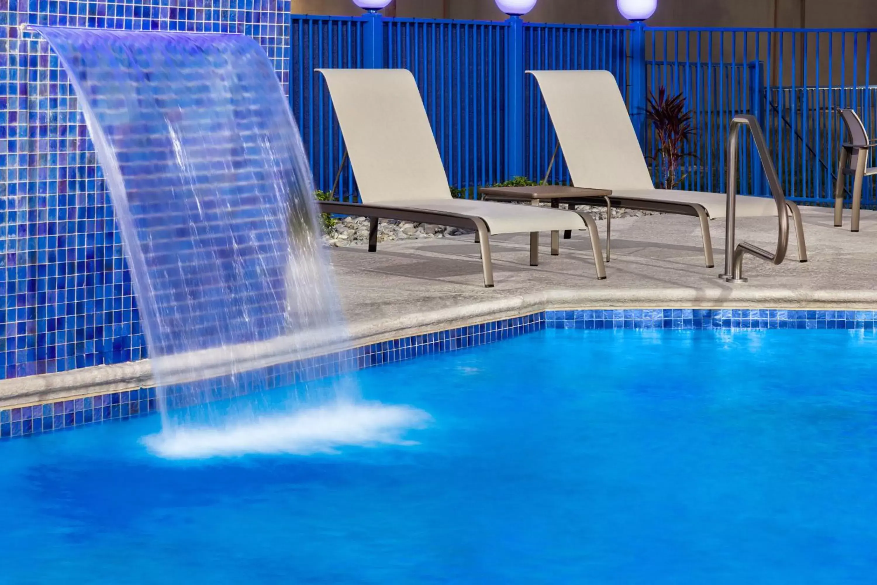 Swimming Pool in Holiday Inn Express Hotel & Suites Mission-McAllen Area, an IHG Hotel