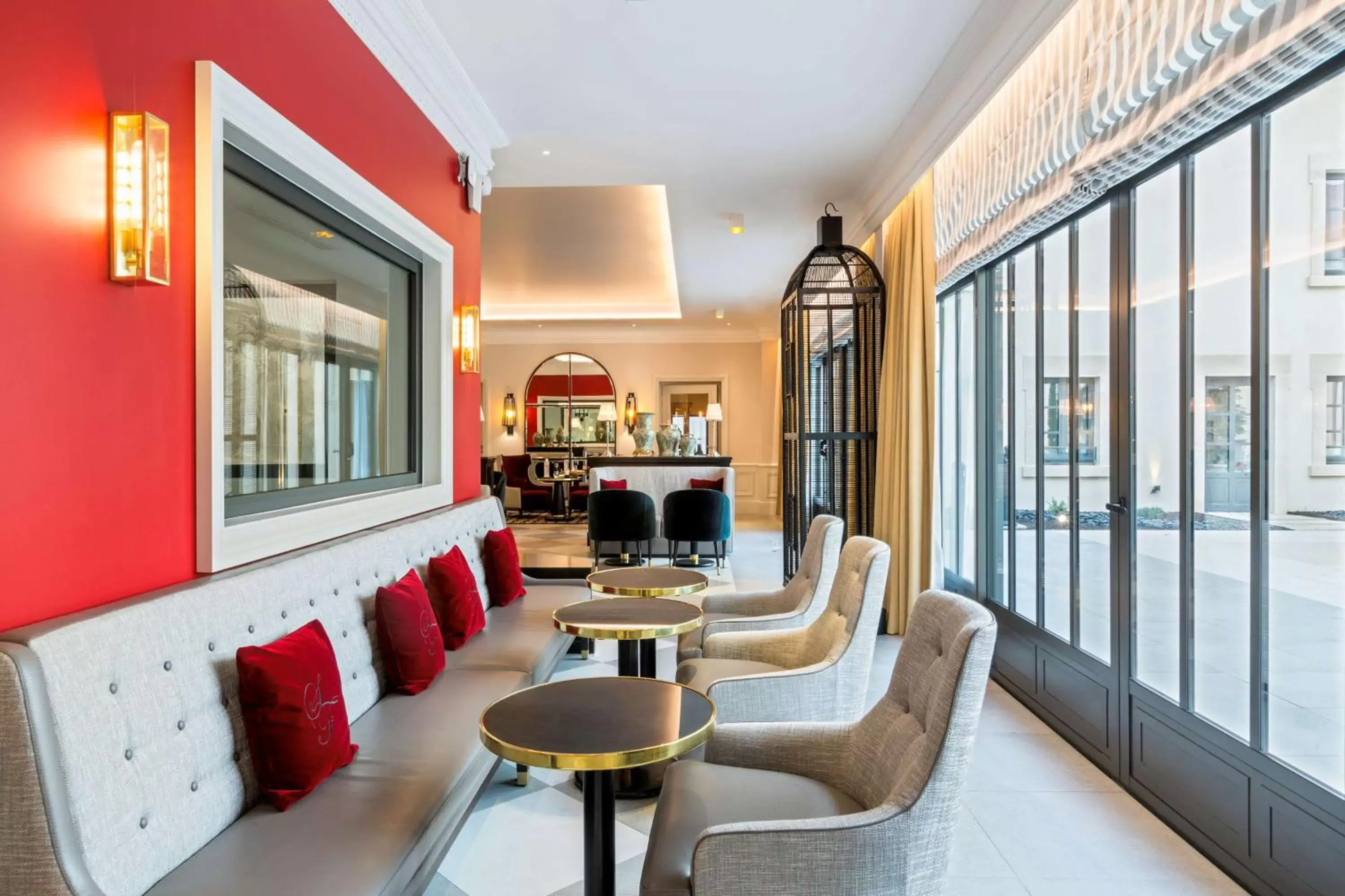 Restaurant/places to eat, Lounge/Bar in Hôtel & Spa Les Sept Fontaines Best Western Premier