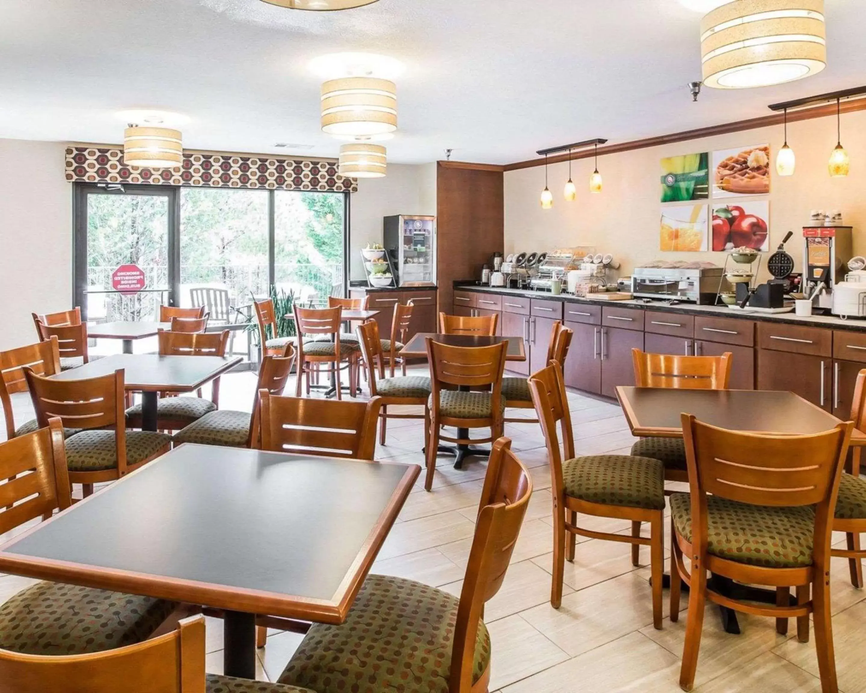 Restaurant/Places to Eat in Quality Inn & Suites Dawsonville