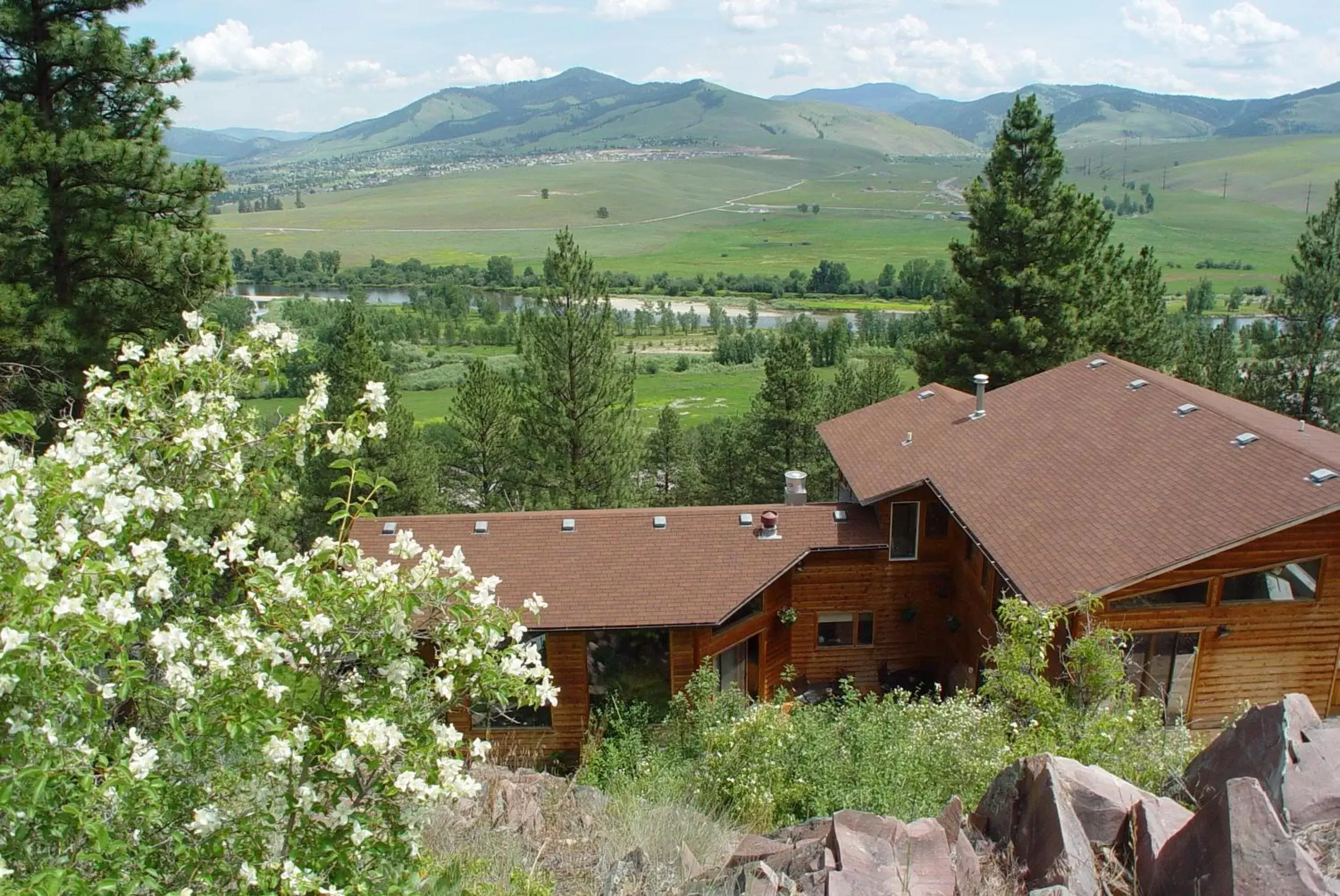 Spring in Blue Mountain Bed and Breakfast