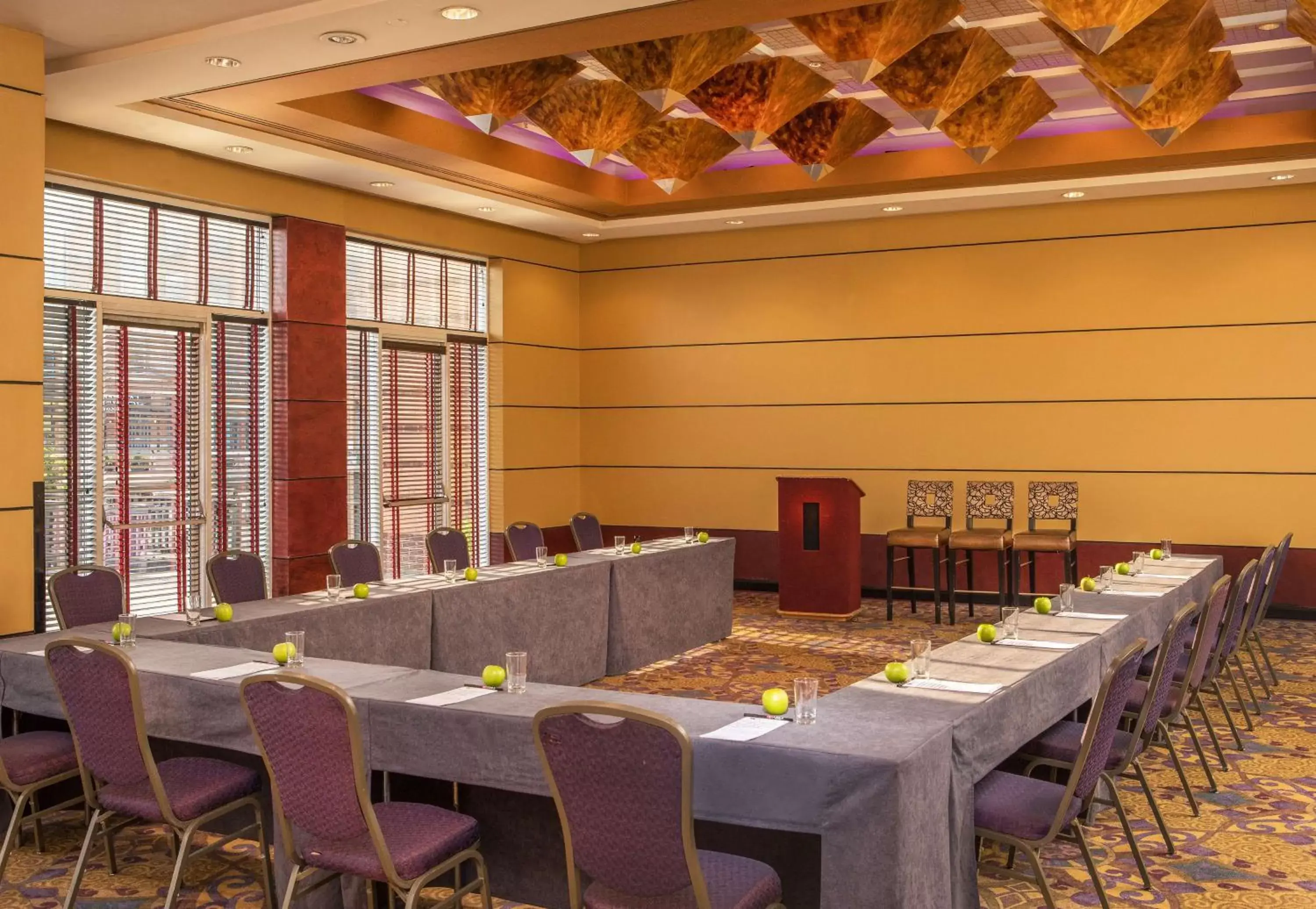 Meeting/conference room, Restaurant/Places to Eat in Pier 5 Hotel Baltimore, Curio Collection by Hilton