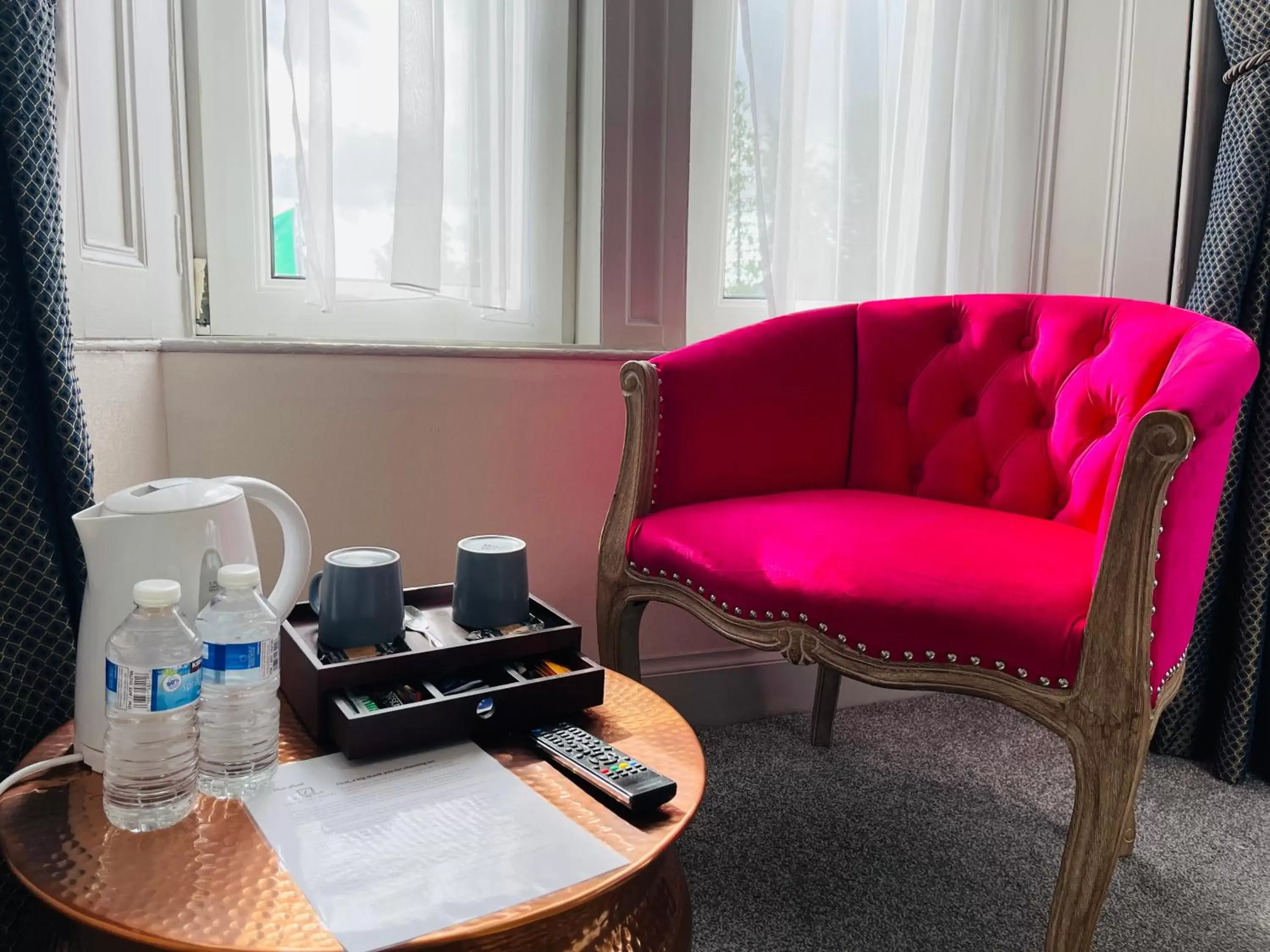 Coffee/tea facilities, Seating Area in The Lovat Hotel