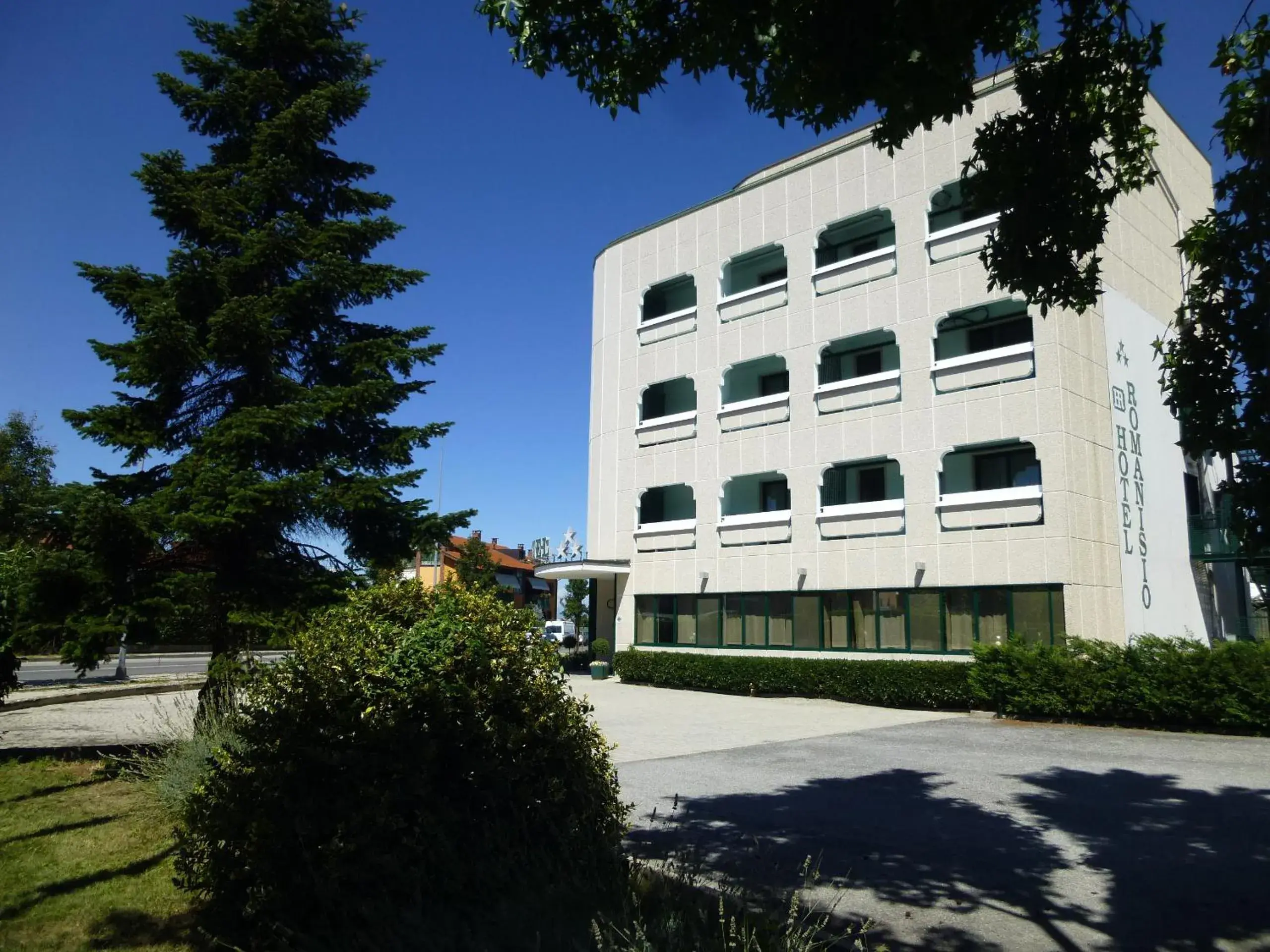 Facade/entrance, Property Building in Hotel Romanisio