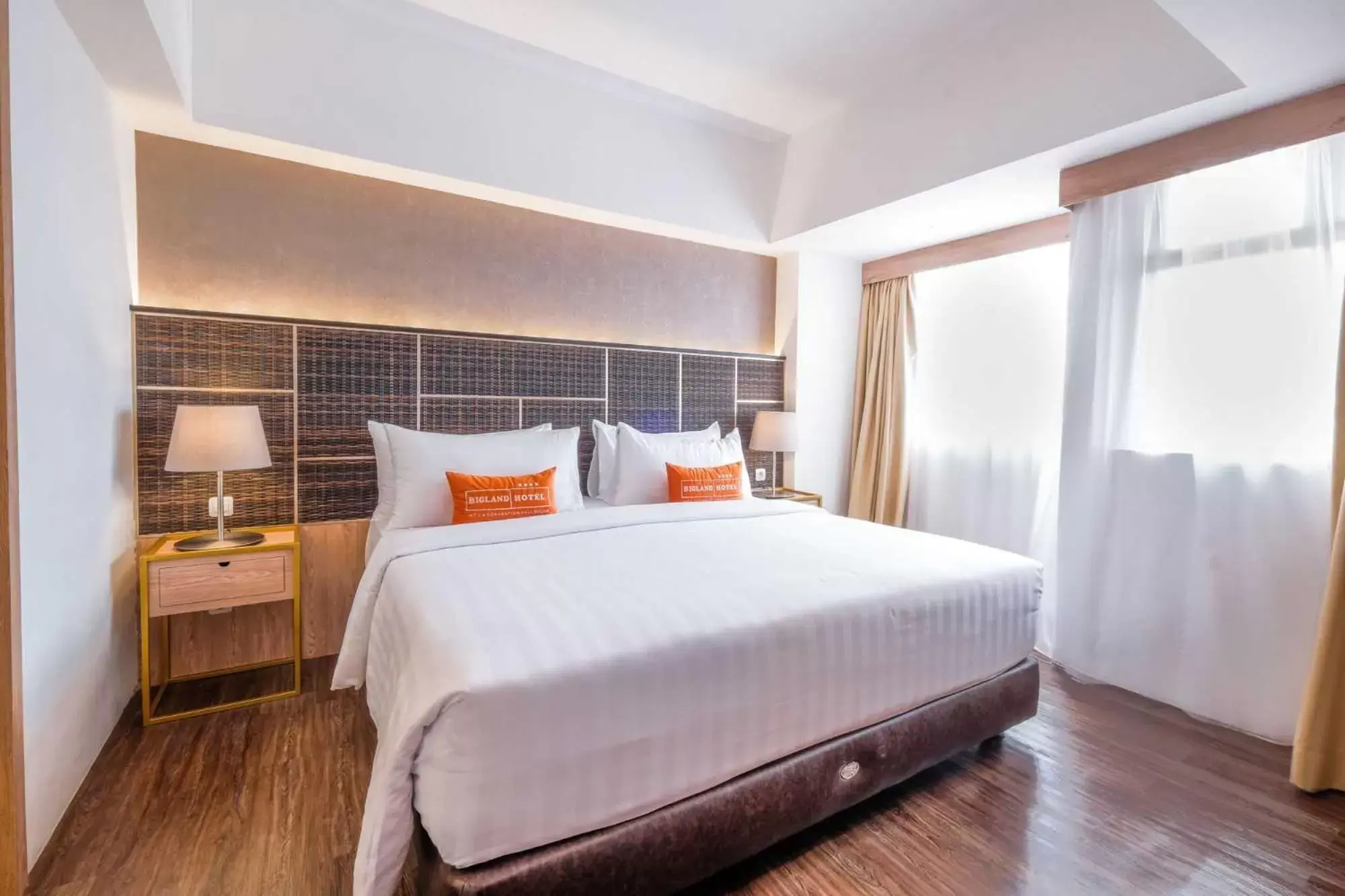 Bedroom, Bed in Bigland Hotel Bogor