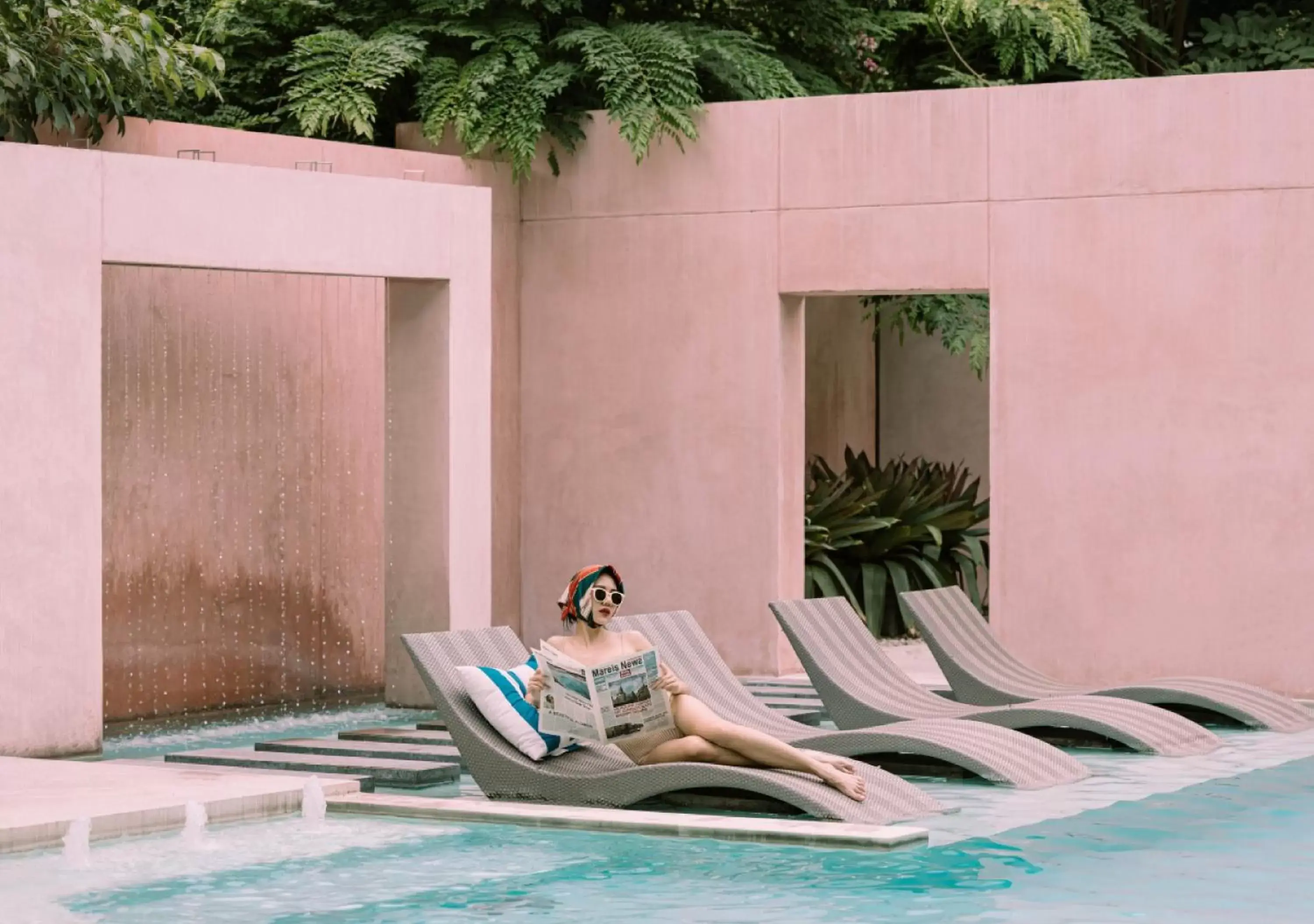 Swimming pool in SYN Boutique Hotel