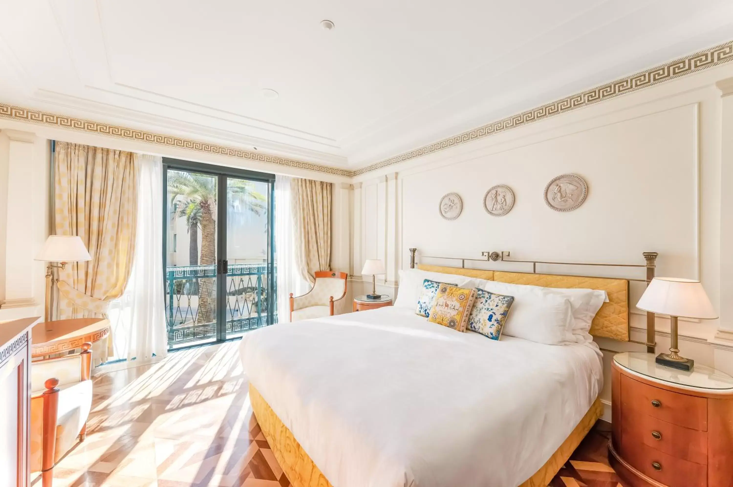 Lagoon King Room in Imperial Hotel Gold Coast Lagoon King Room in Imperial Hotel Gold Coast