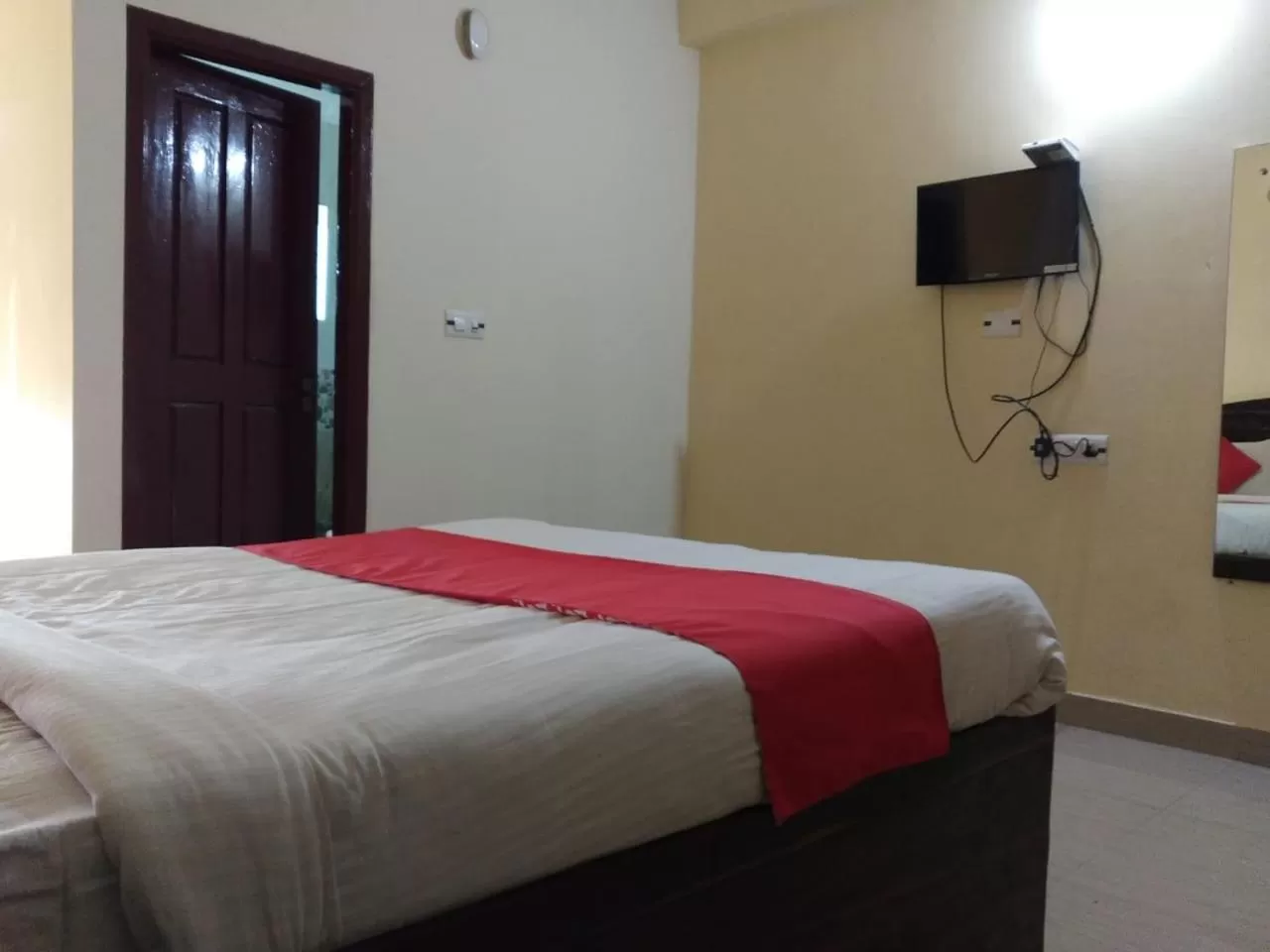 Bedroom in Srinivasa Residency