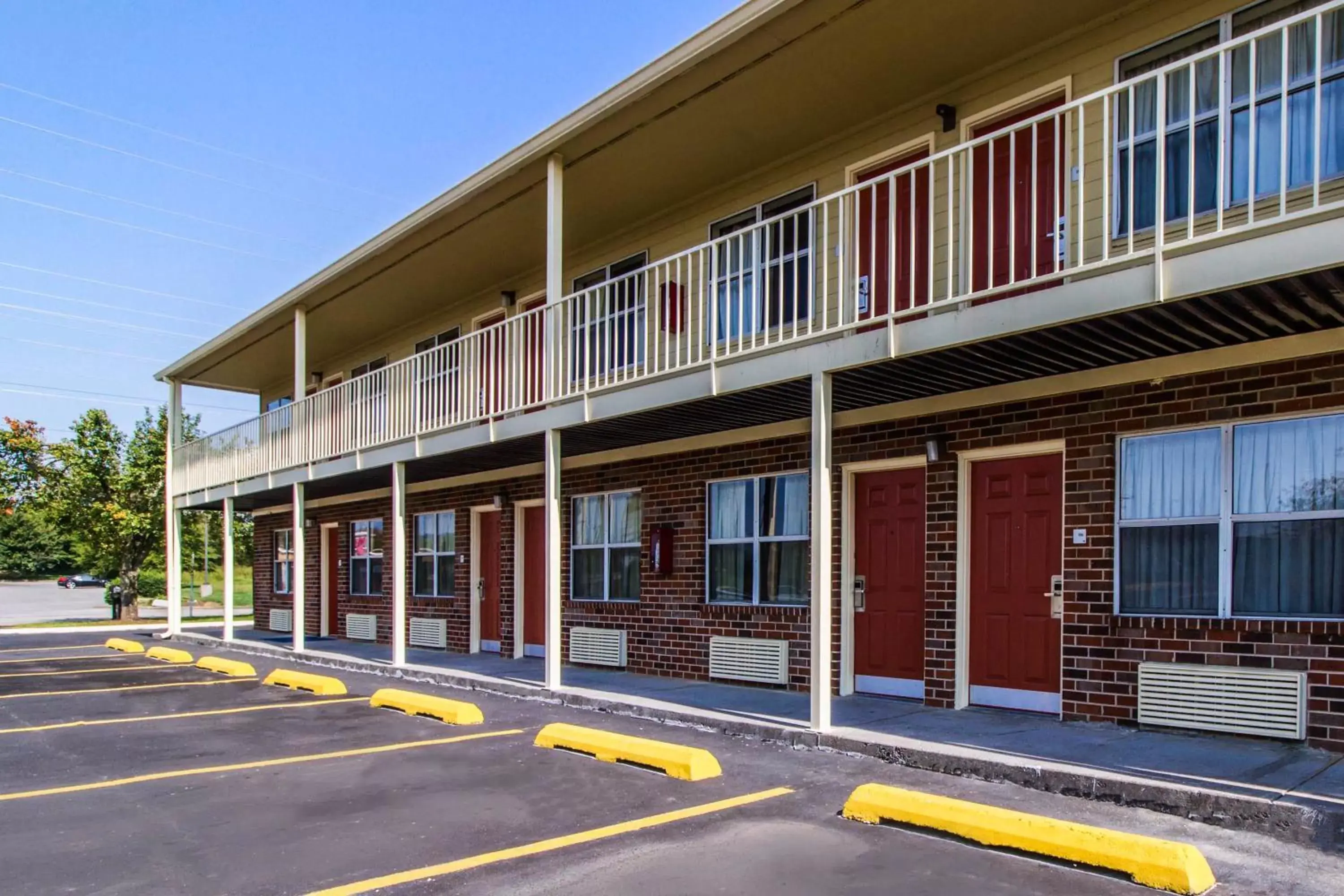 Property Building in Econo Lodge - Athens