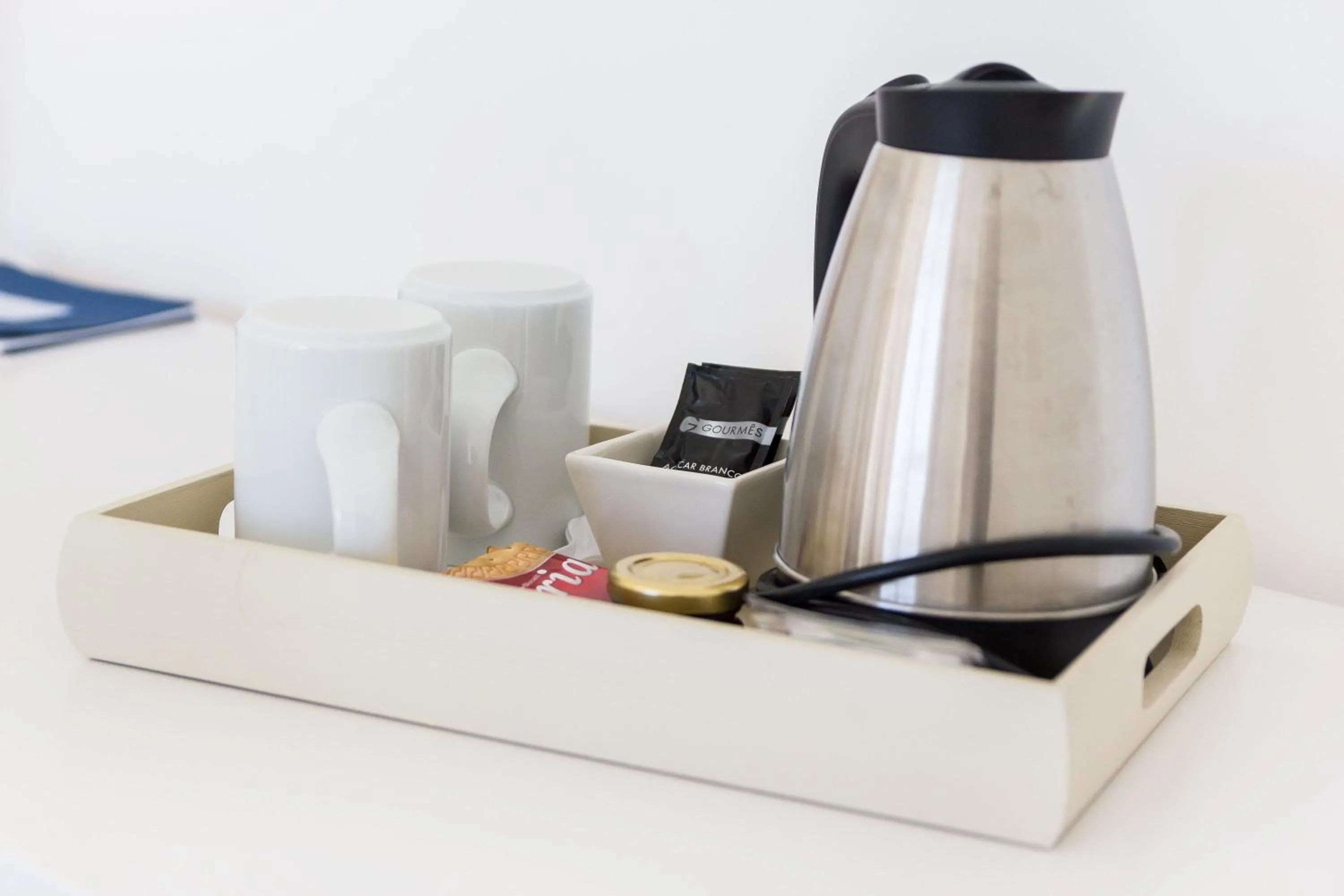 Coffee/tea facilities in Boutique Hotel Casa do Outeiro - Arts & Crafts