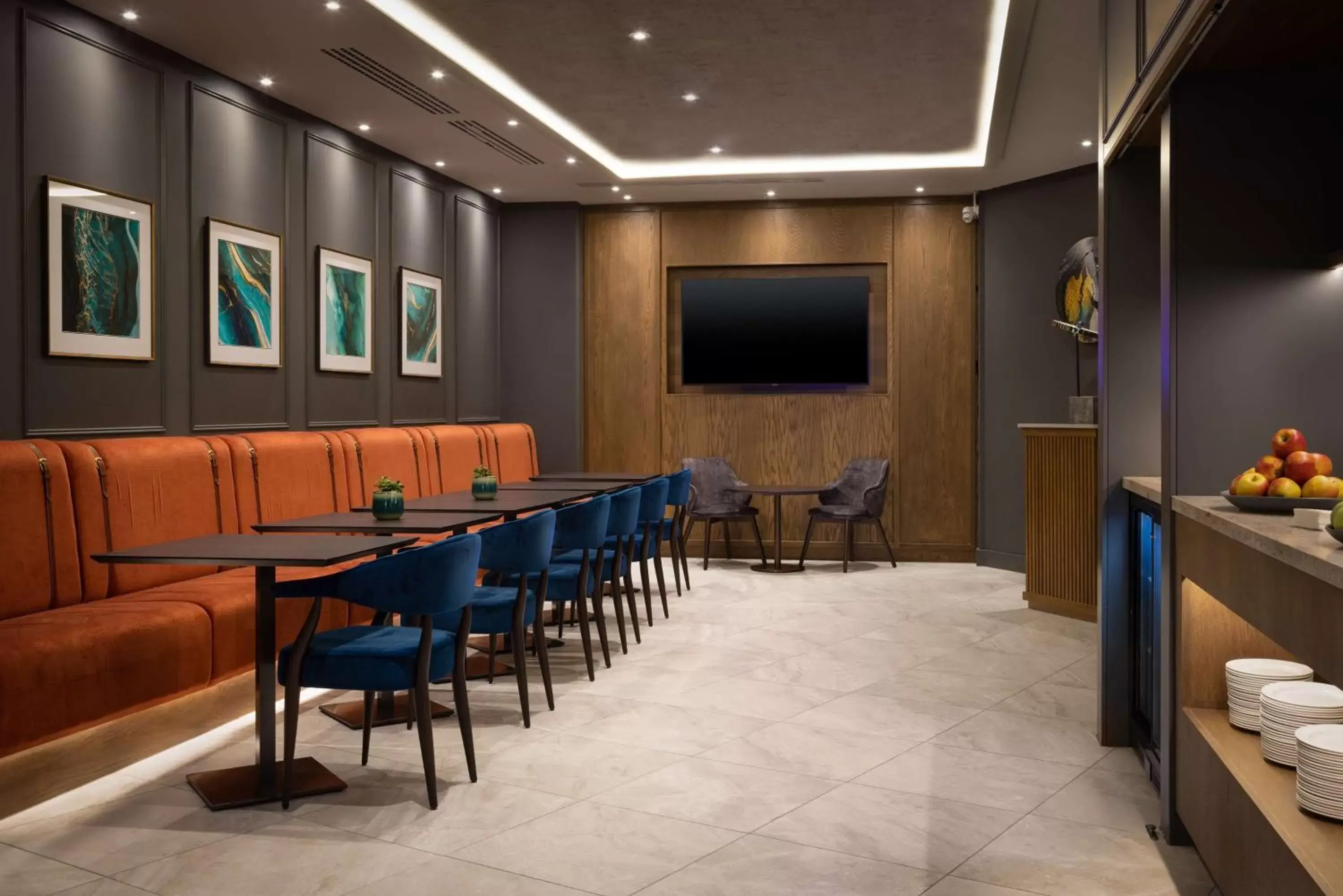 Property building in Hilton Cardiff Property building in Hilton Cardiff