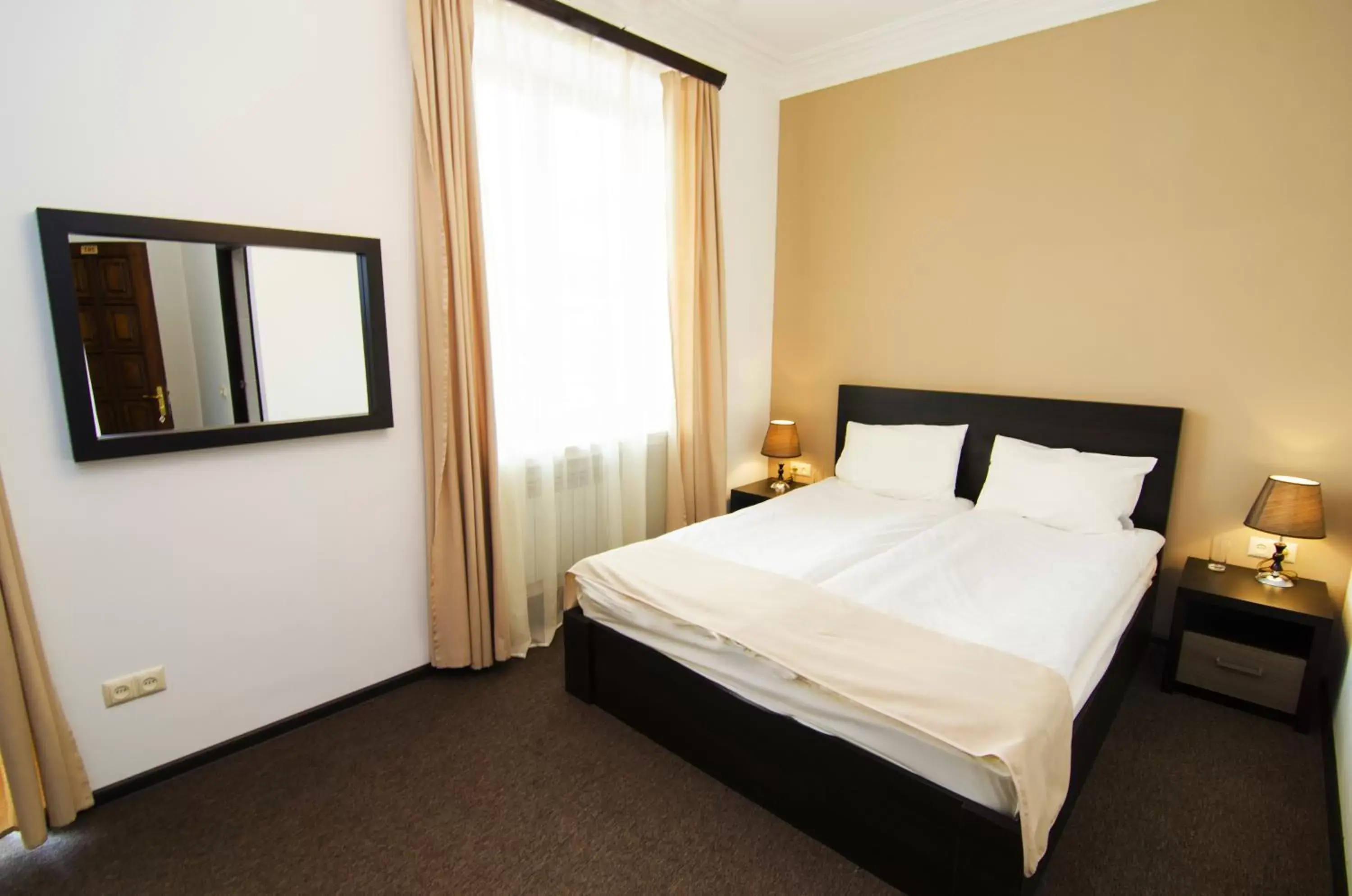 Superior Double Room in City Centre Hotel By Picnic Superior Double Room in City Centre Hotel By Picnic