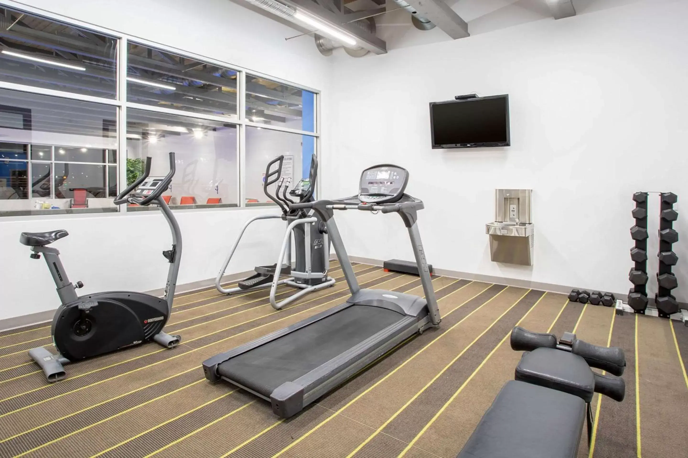 Fitness centre/facilities, Fitness Center/Facilities in Quality Inn & Conference Centre Kingston Central