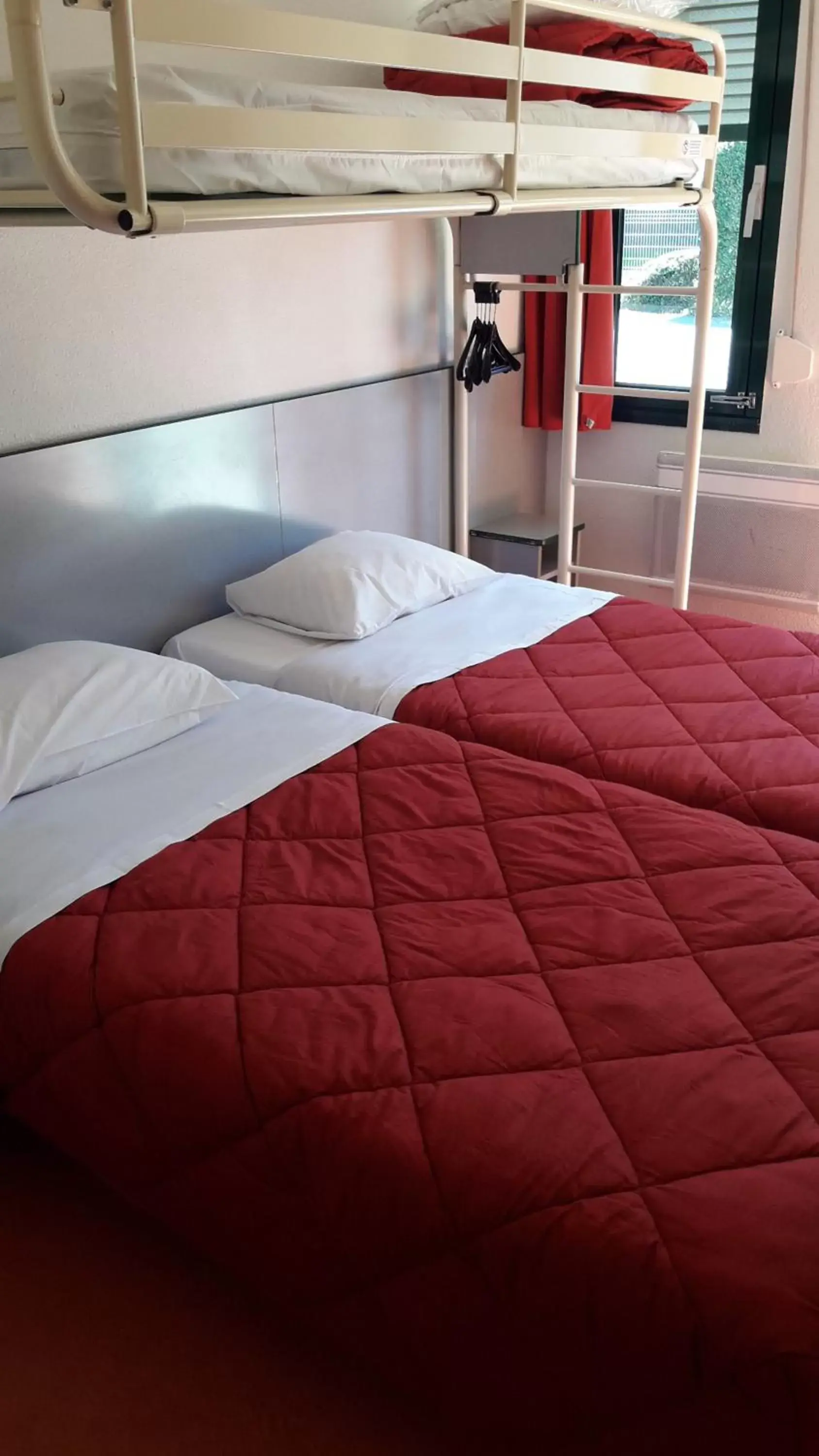 Bedroom, Bed in Premiere Classe Limoges Nord