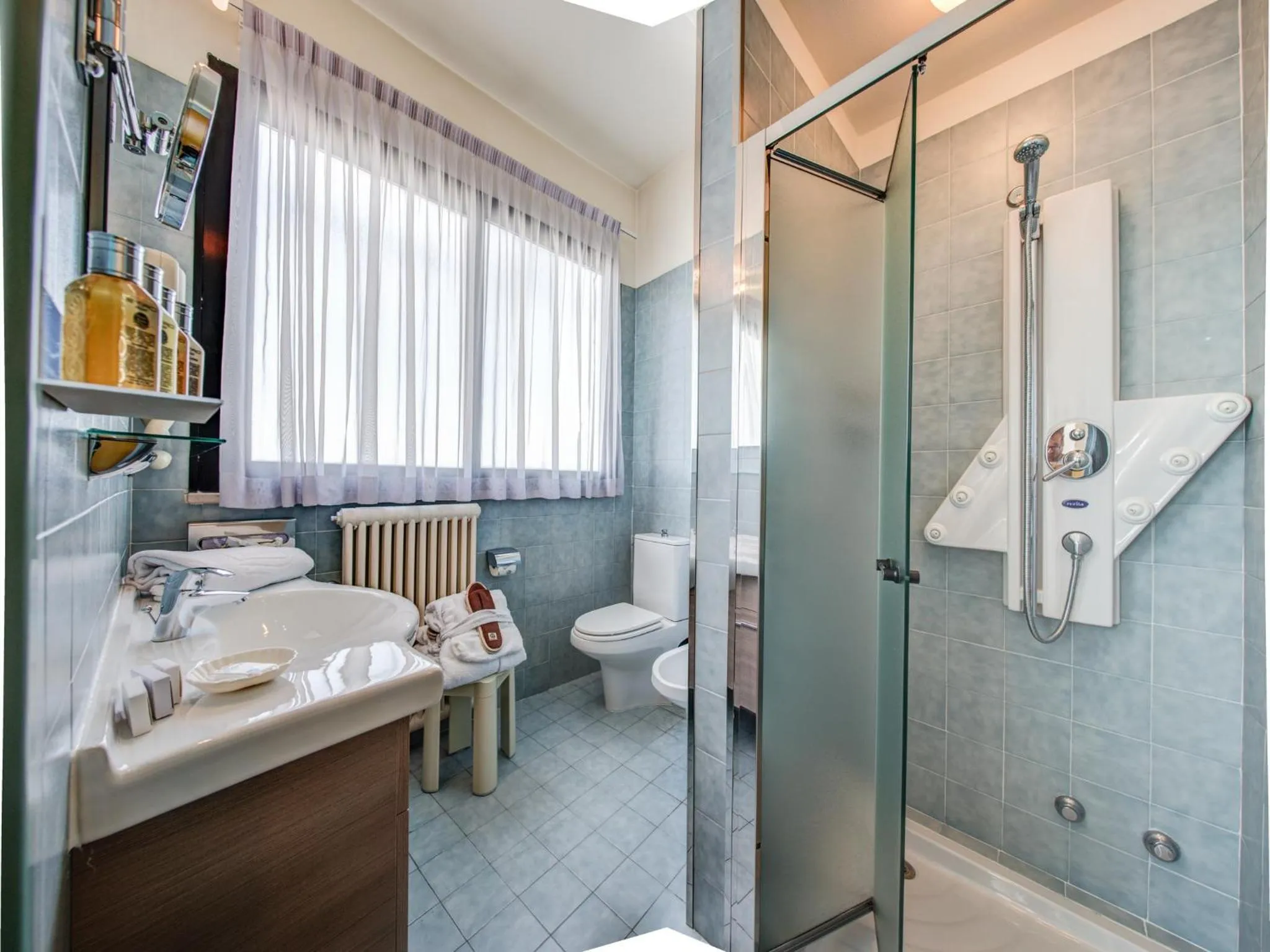 Bathroom, Bed in Hotel Le Palme - Premier Resort