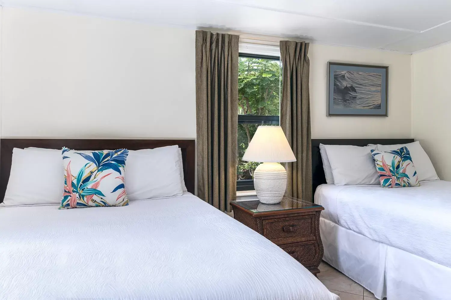 Bedroom, Bed in Rock Reef Resort