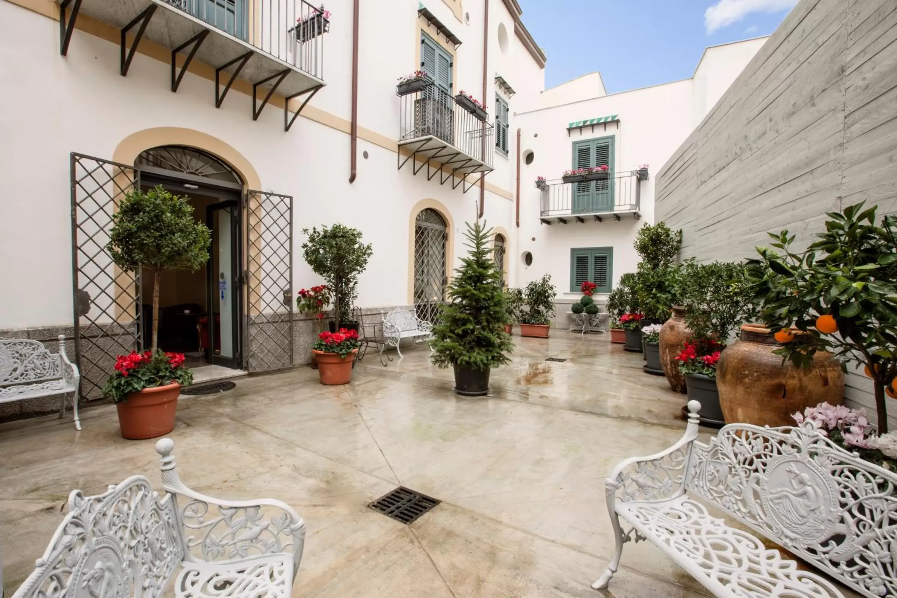 Facade/entrance in Hotel Palazzo Brunaccini