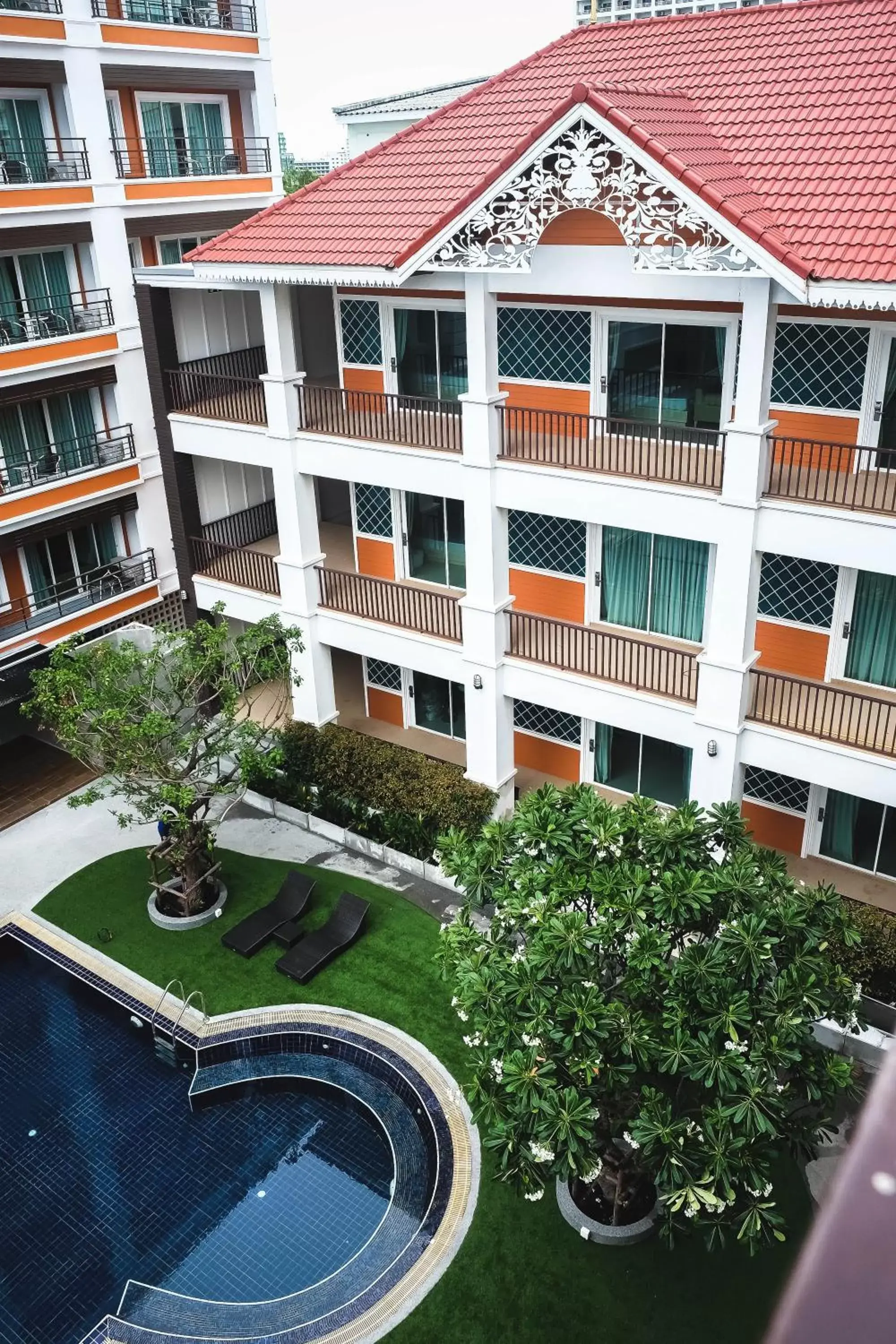 Pool view, Bird's-eye View in FX Hotel Pattaya