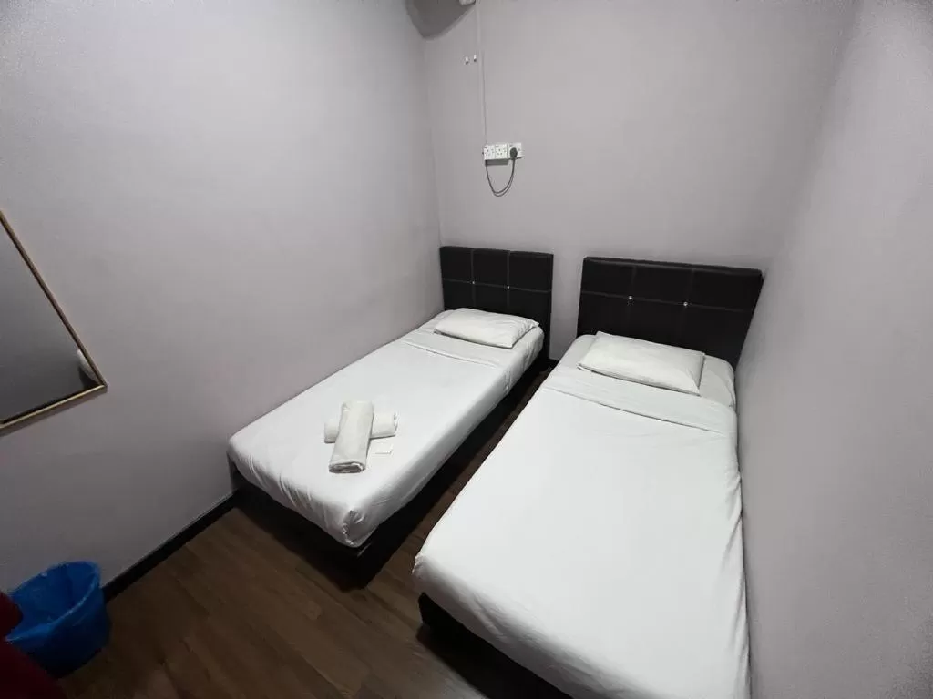 Twin Room with Shared Bathroom in Hotel Rasa Sayang 2