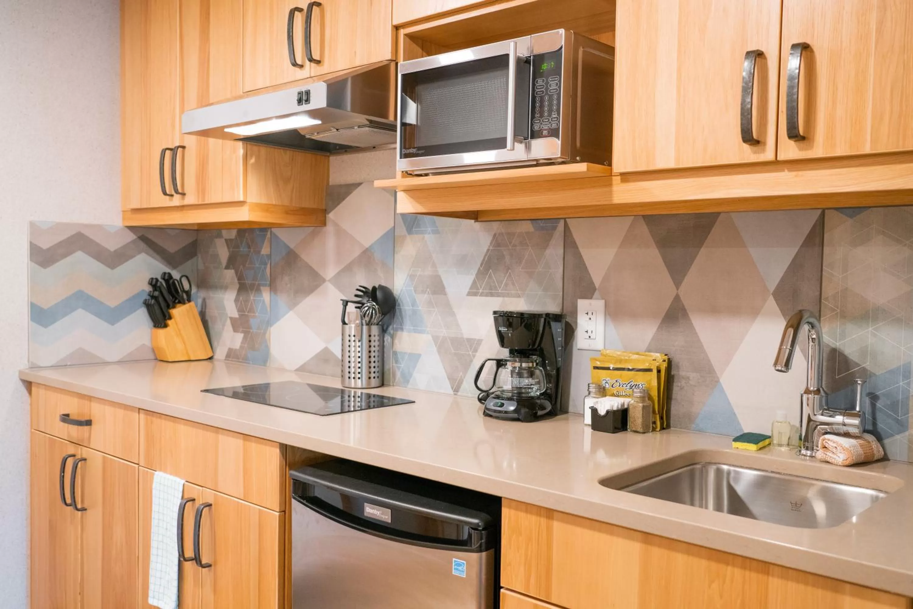 Kitchen or kitchenette in Tunnel Mountain Resort