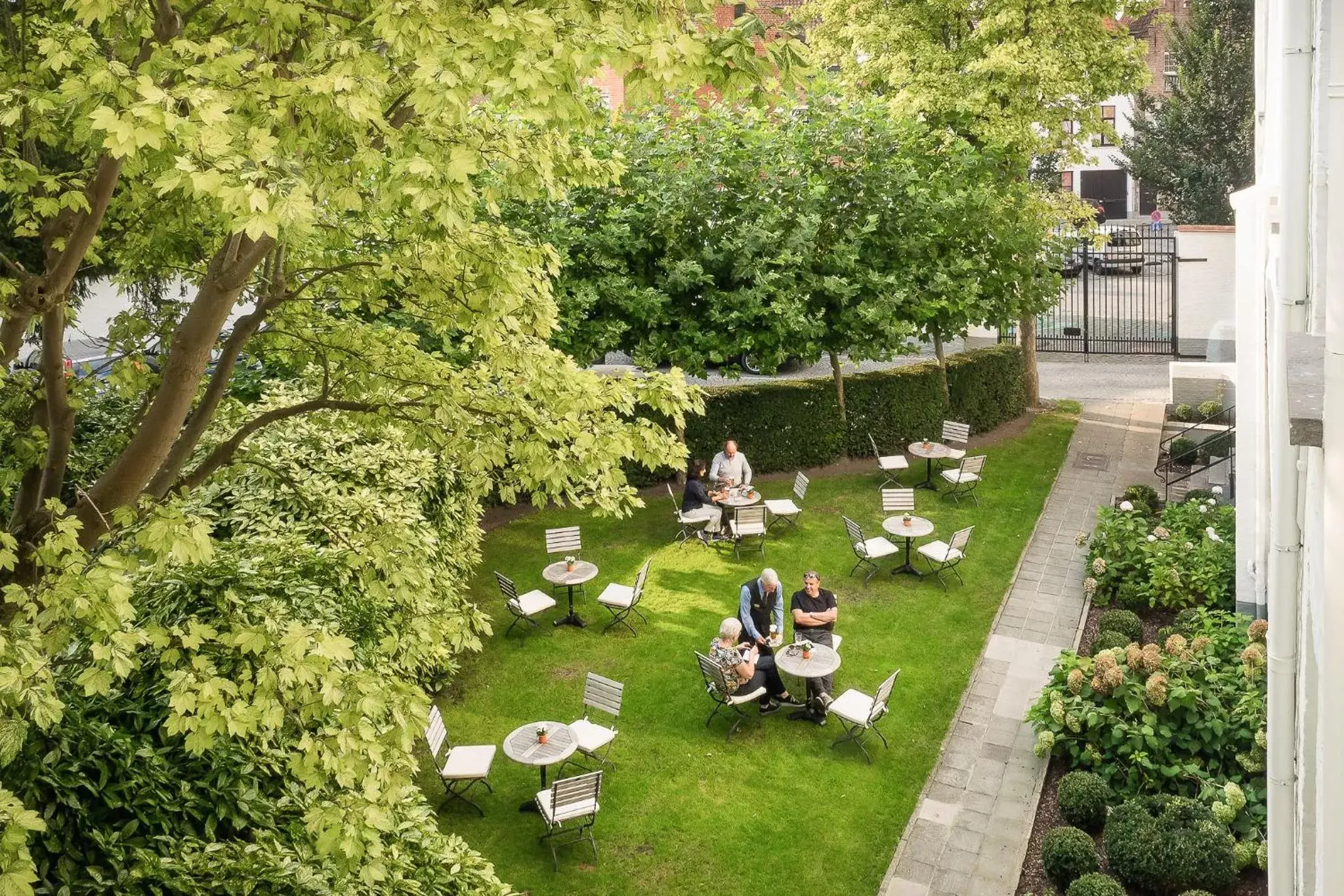 Garden in Hotel Navarra Brugge