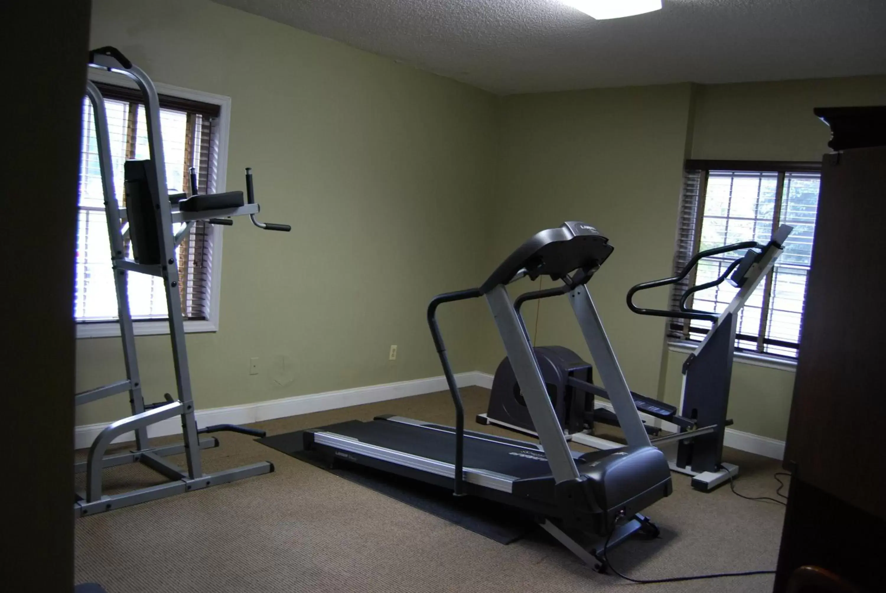 Fitness centre/facilities, Fitness Center/Facilities in Colts Neck Inn Hotel