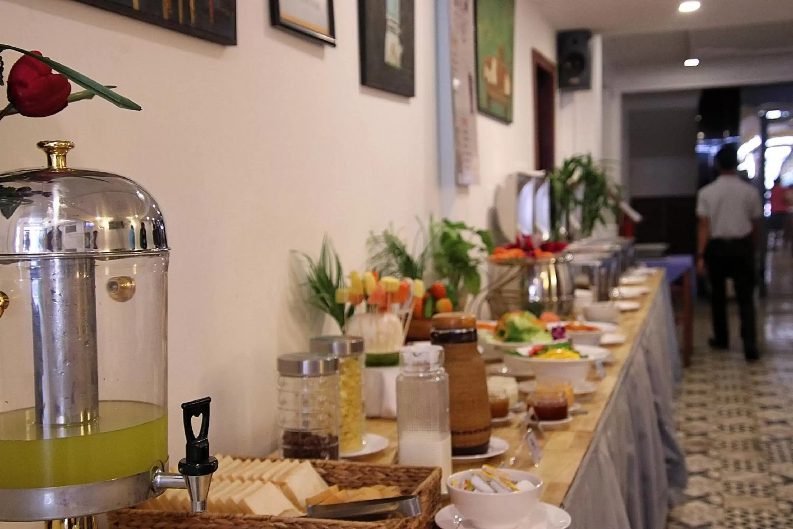 Coffee/tea facilities in Grand Elevation Hotel