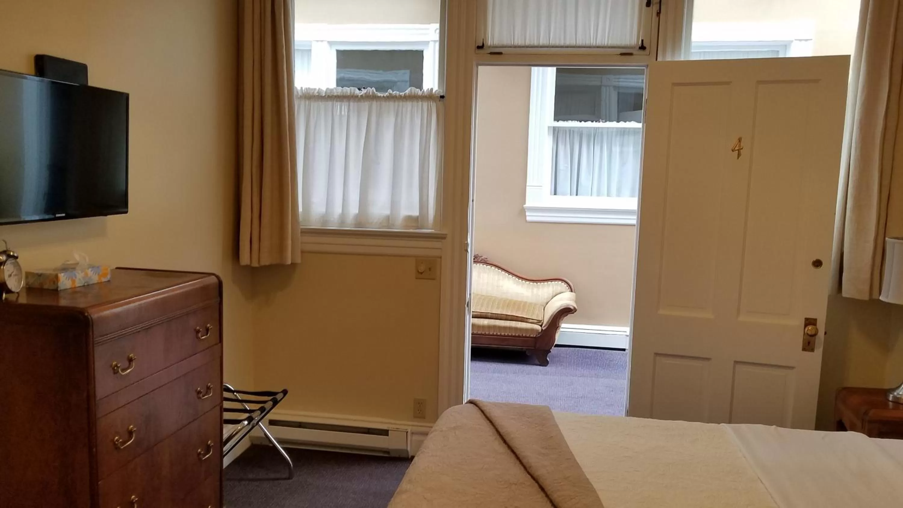 Bedroom, Bed in Hotel Ouray - for 12 years old and over