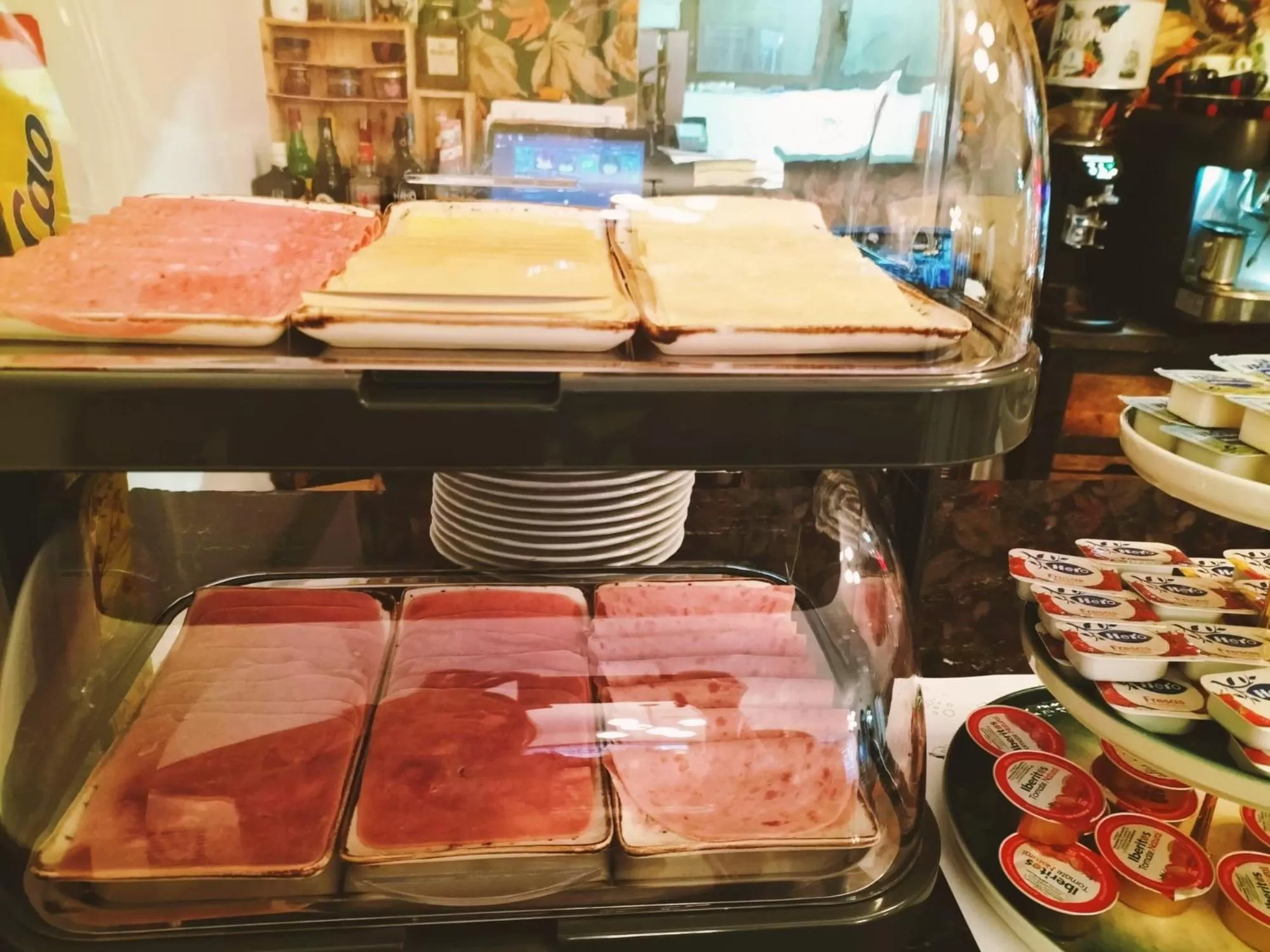 Breakfast in Hotel Matilde by gaiarooms