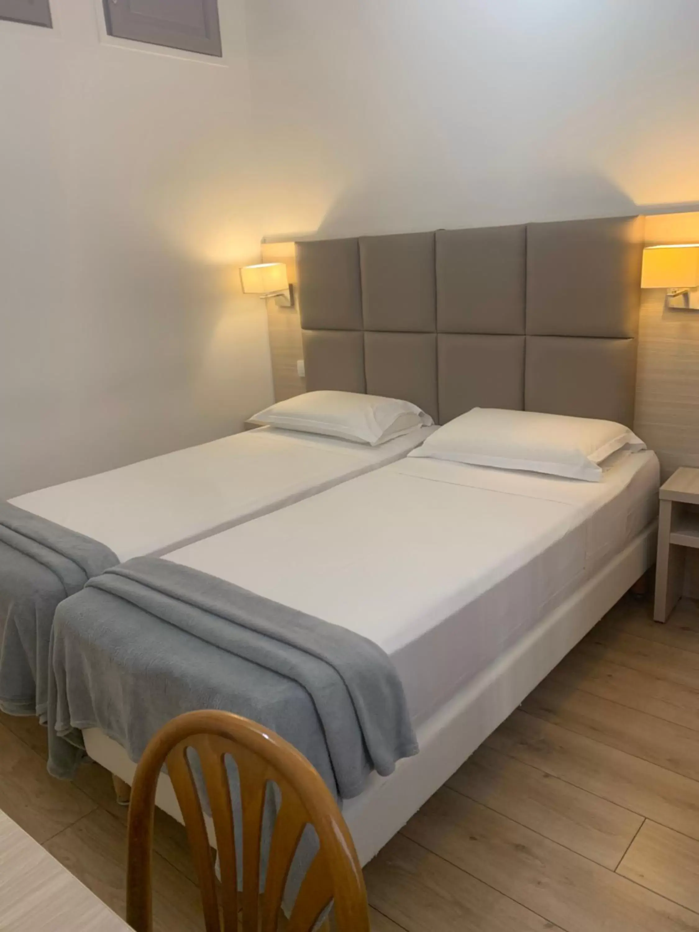 Property building, Bed in Hotel Lutetia