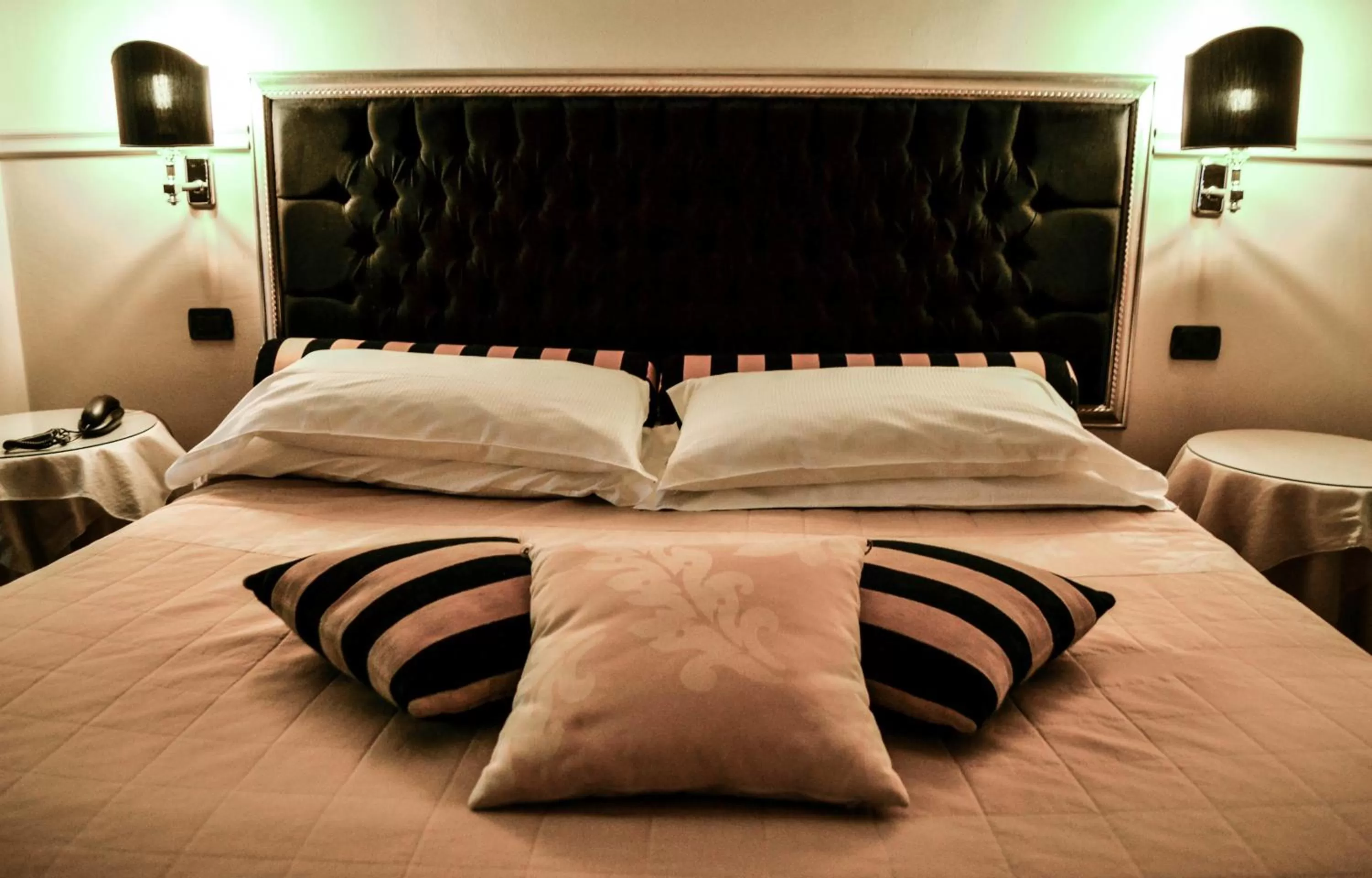 Decorative detail, Bed in Hotel Don Carlo