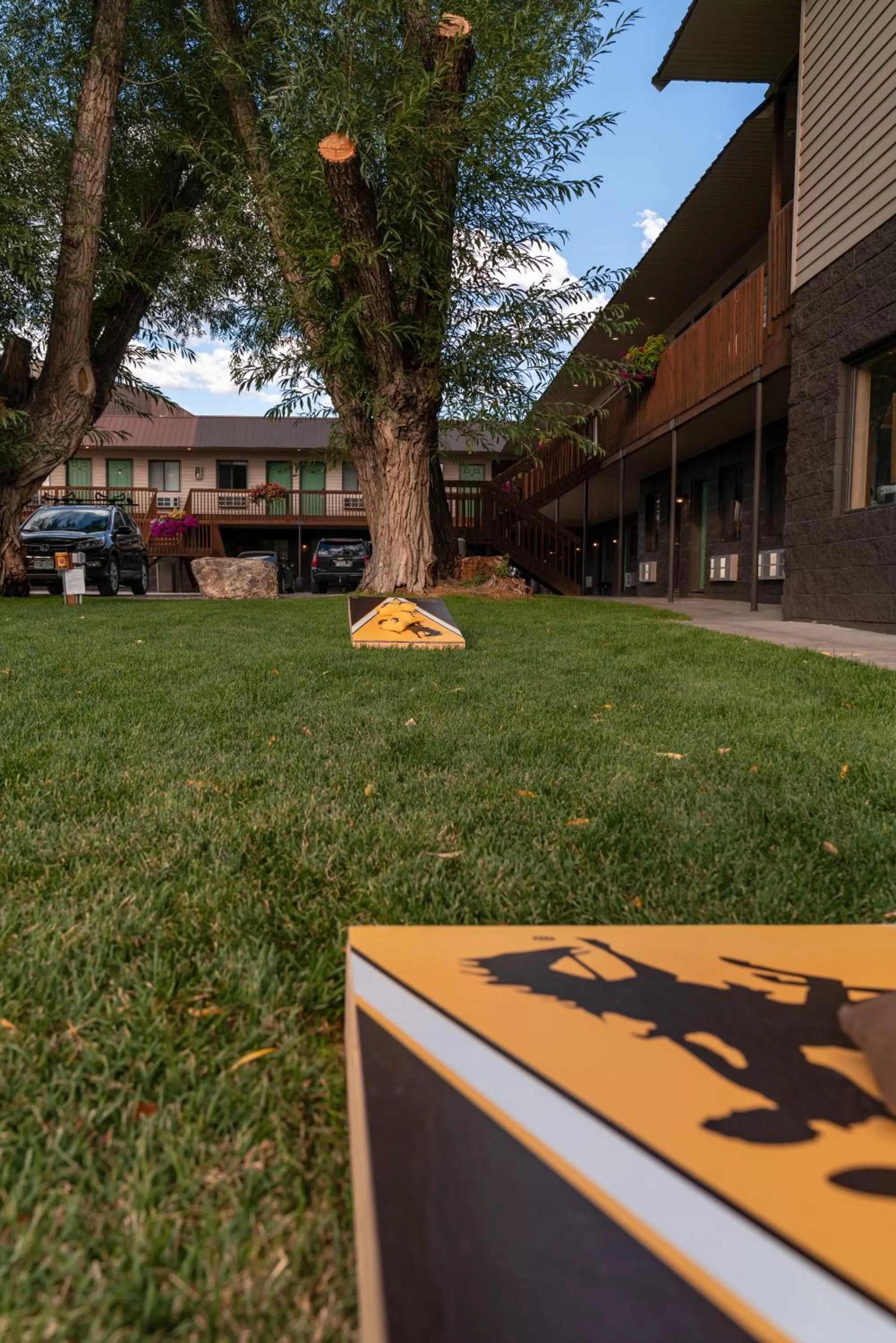 Evening entertainment in Riviera Motor Lodge
