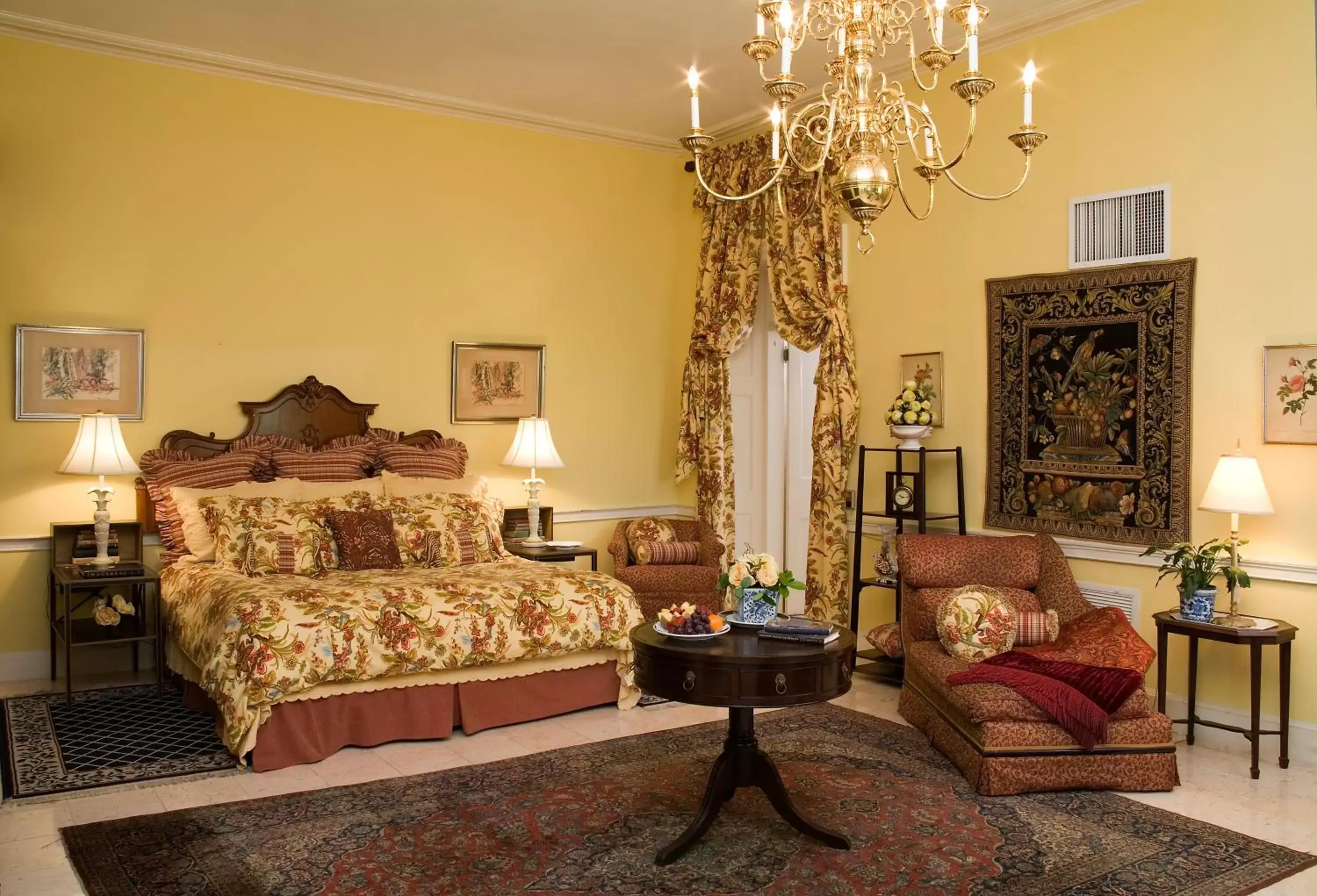 Bedroom, Seating Area in Graycliff Hotel