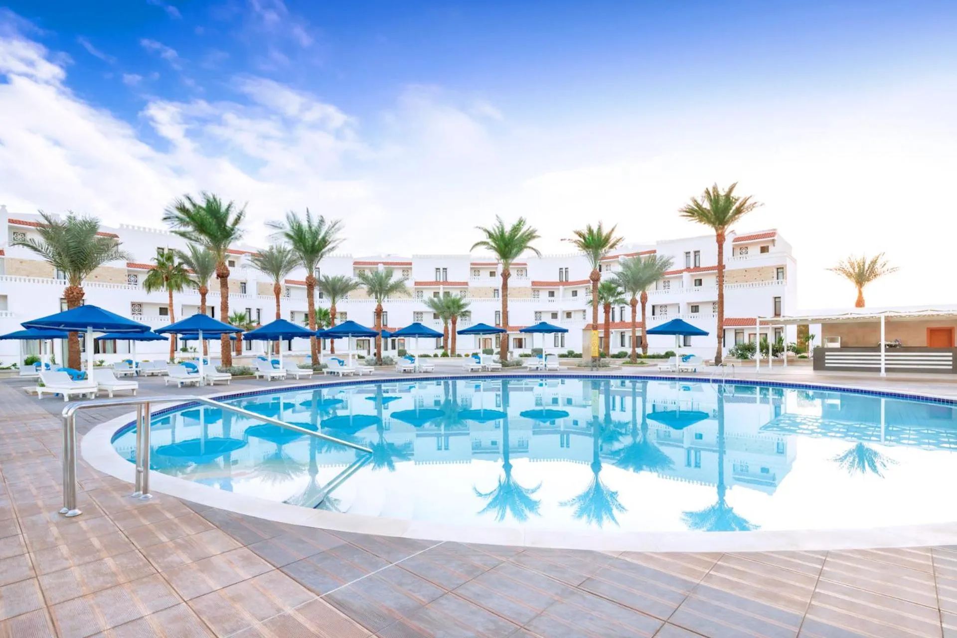 Swimming pool in Albatros Sharm Resort - By Pickalbatros