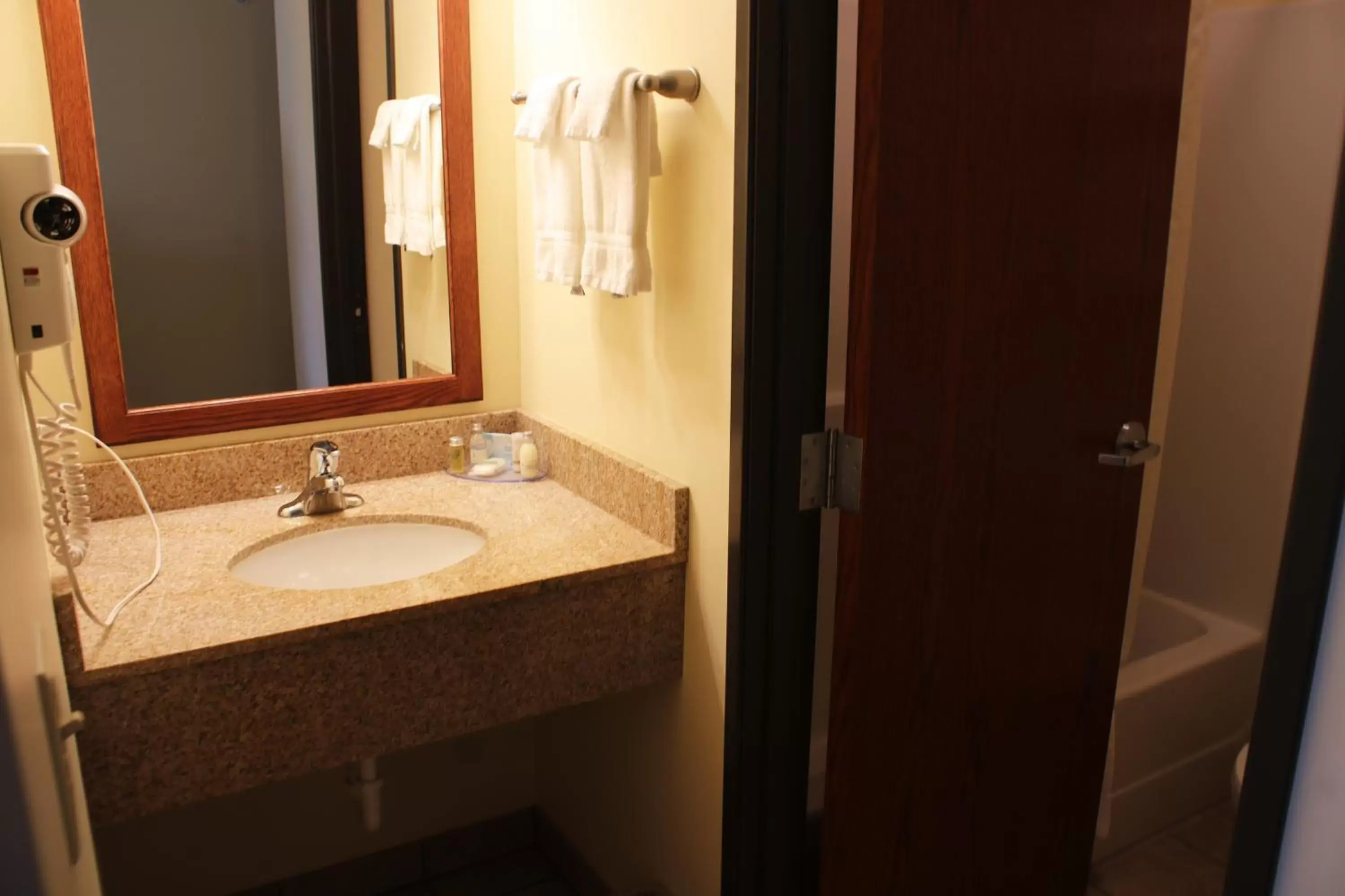 Bathroom in The Edgewood Hotel and Suites