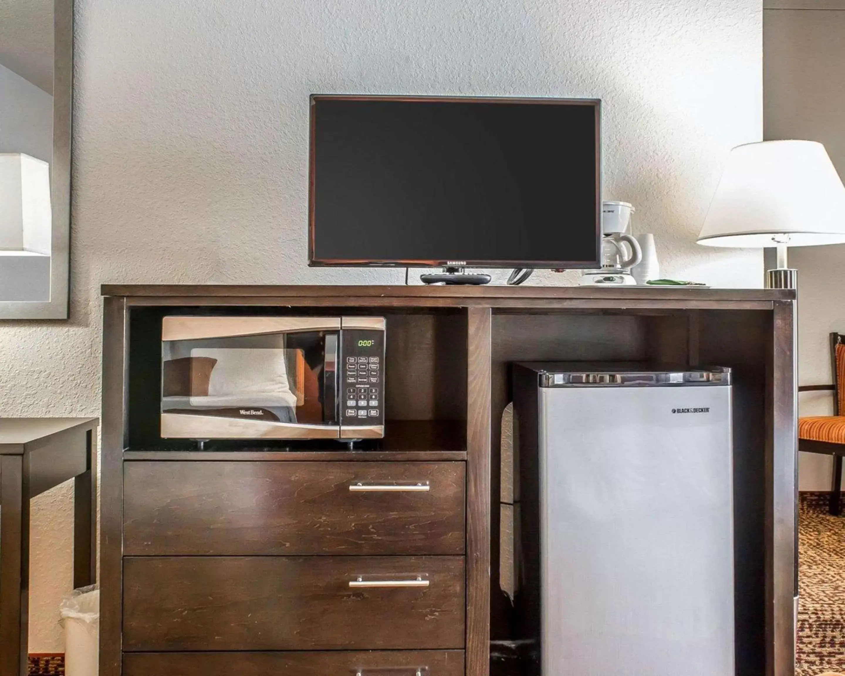 Photo of the whole room in Rodeway Inn & Suites near Okoboji Lake Photo of the whole room in Rodeway Inn & Suites near Okoboji Lake